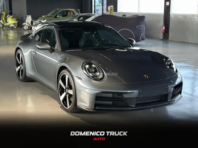 Porsche 992 911 Carrera