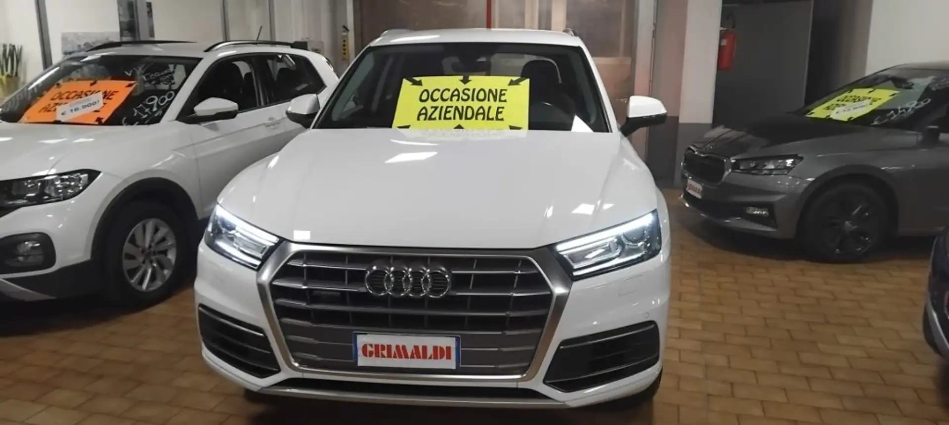 Audi Q5 2.0 TDI 190 CV quattro S tronic Business Sport Grigio - 2
