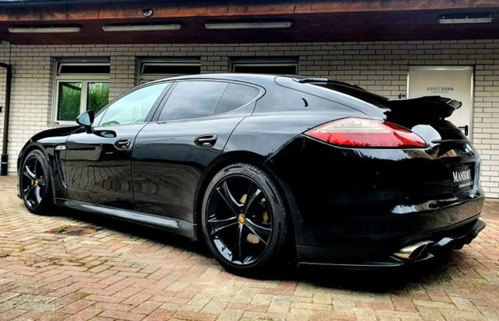 Porsche Panamera 4 Černá - 1