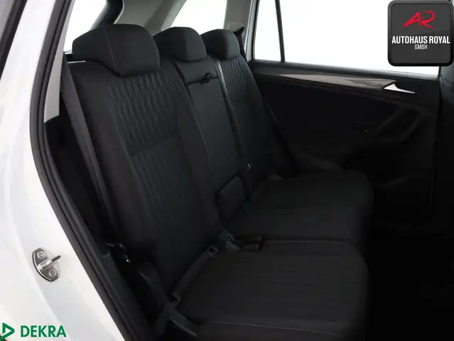 Volkswagen Tiguan Allspace view 13