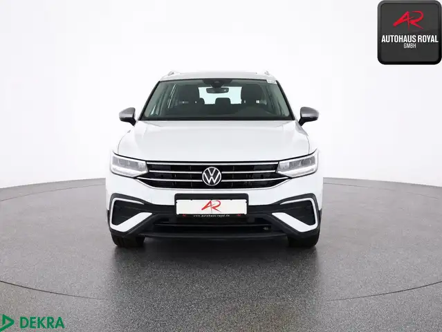 Volkswagen Tiguan Allspace view 8