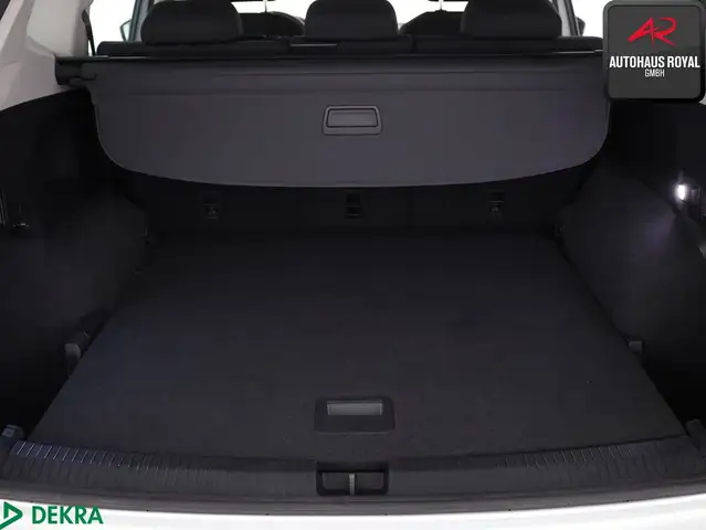 Volkswagen Tiguan Allspace view 14
