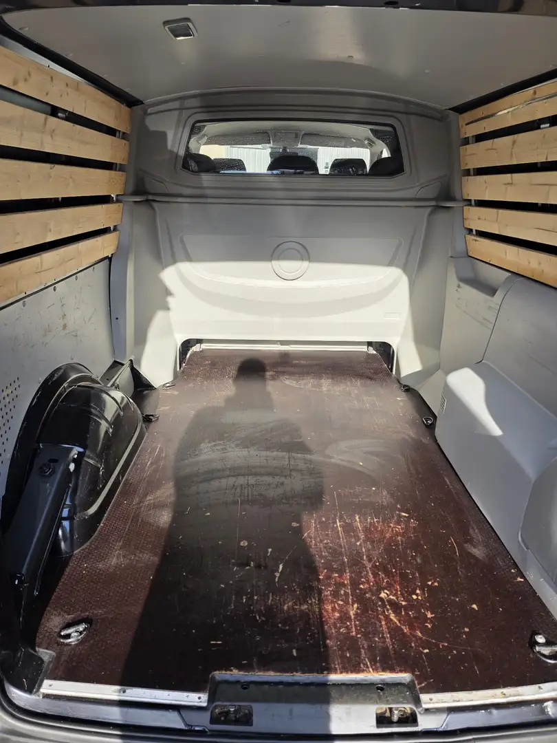 Volkswagen T6 Transporter . - 1