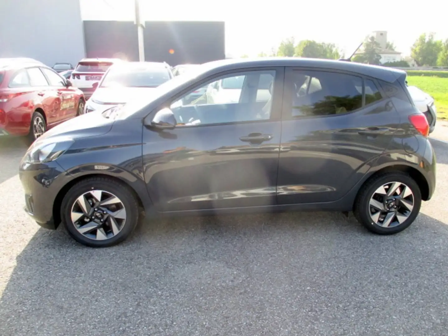 Hyundai i10 GO Plus 1,0 MT a5bu1 Grau - 2