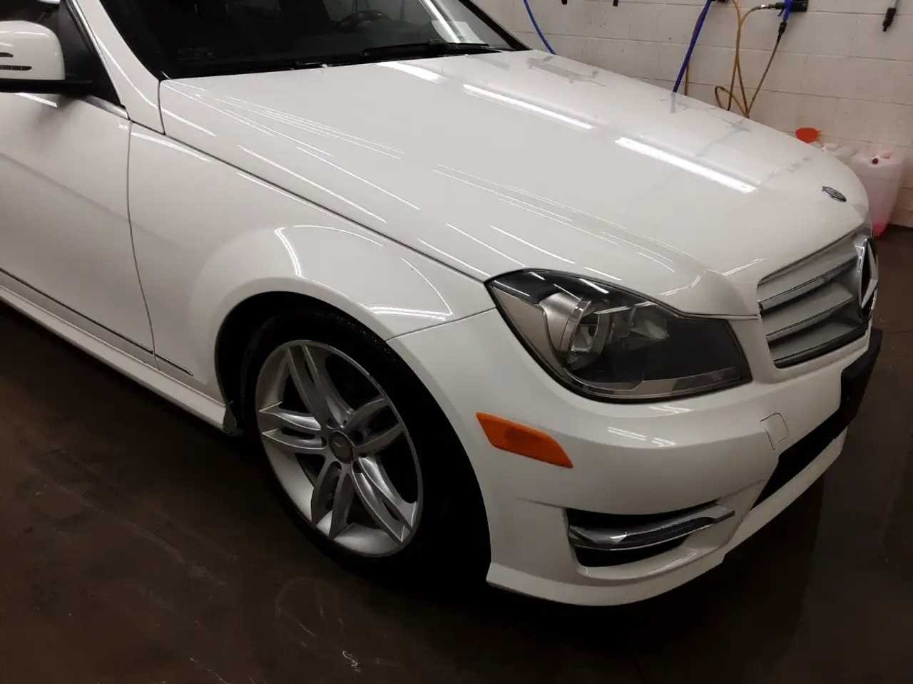 Mercedes-Benz C-Class снимка Mercedes-Benz C-Class