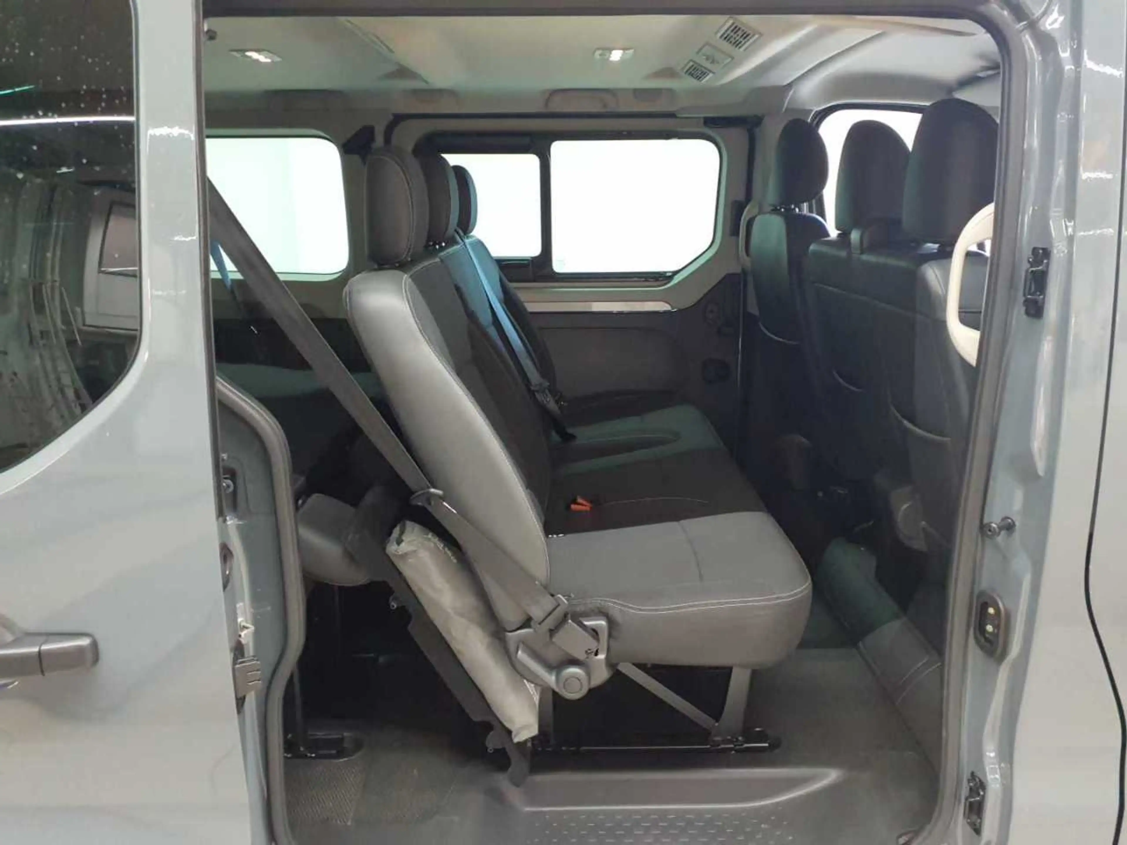 Renault Trafic Trafic dCi Autom.Life 9-Si Klima NAV AHK — photo 13