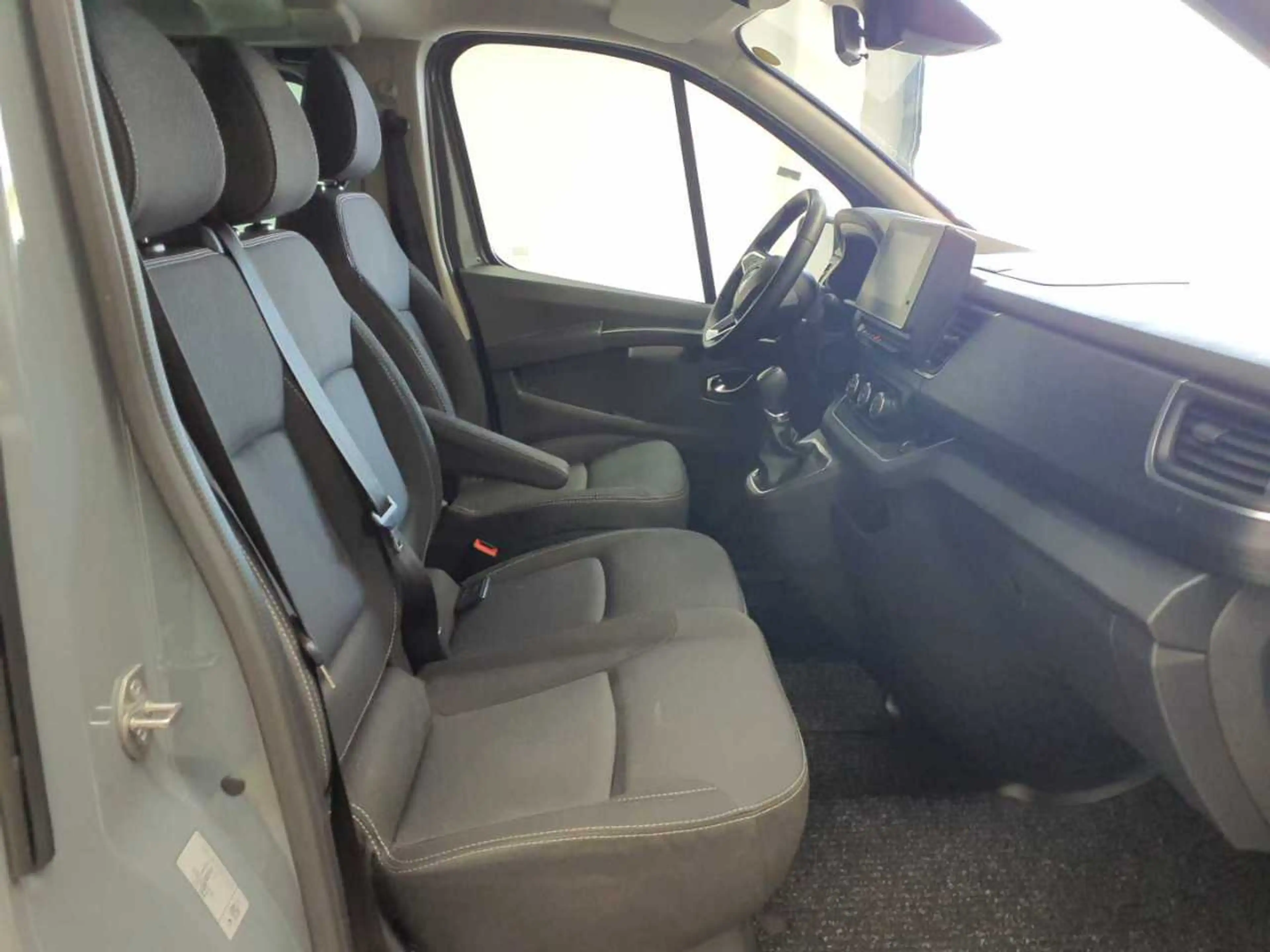 Renault Trafic Trafic dCi Autom.Life 9-Si Klima NAV AHK — photo 7