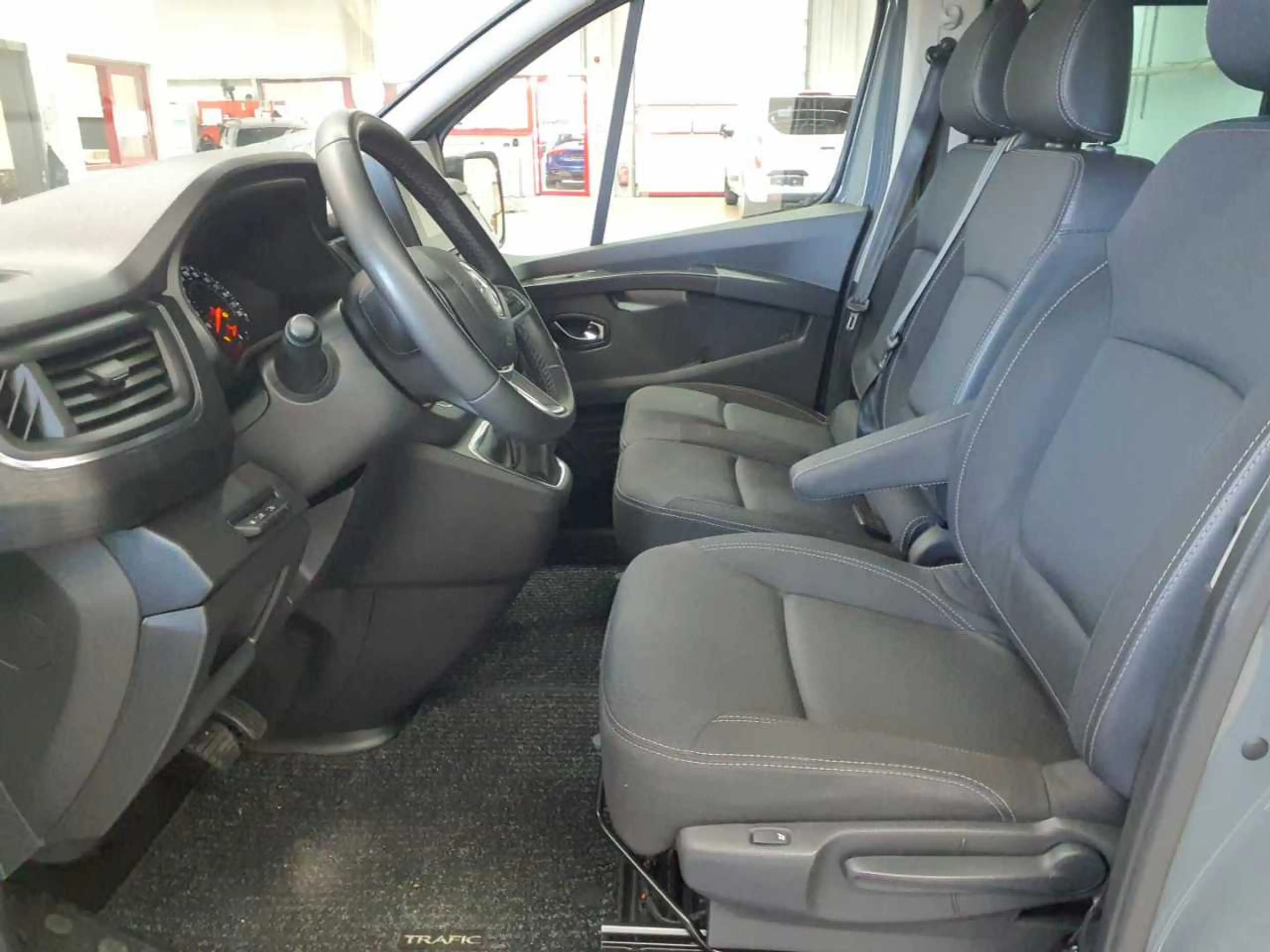 Renault Trafic Trafic dCi Autom.Life 9-Si Klima NAV AHK — photo 8