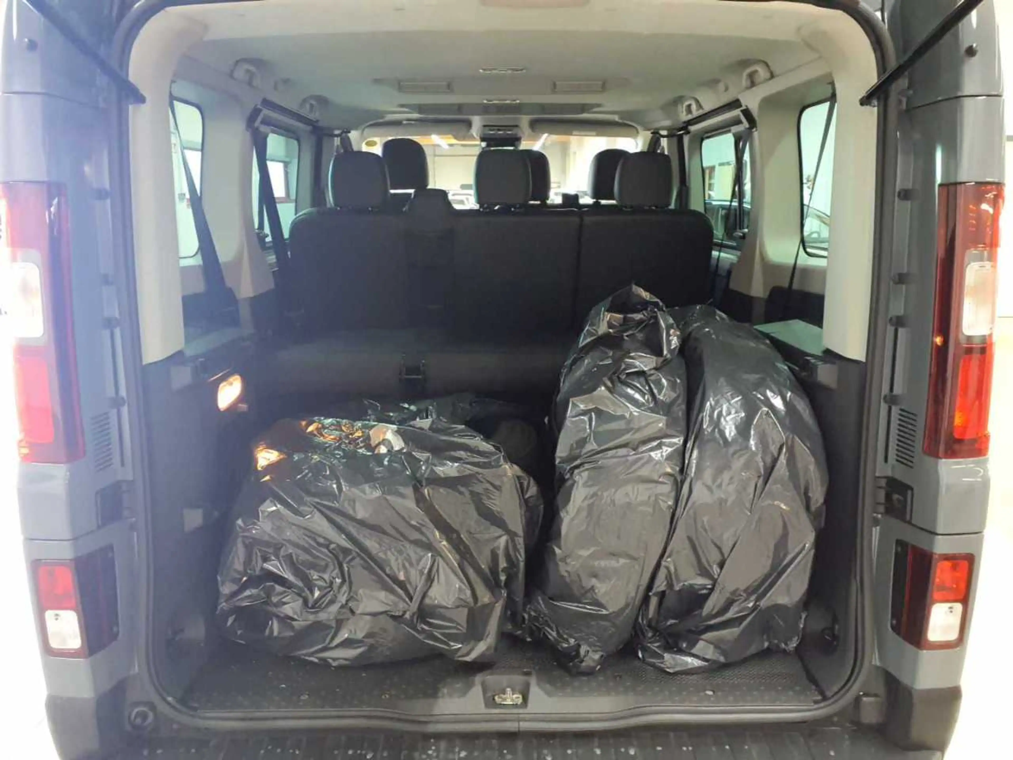 Renault Trafic Trafic dCi Autom.Life 9-Si Klima NAV AHK — photo 15