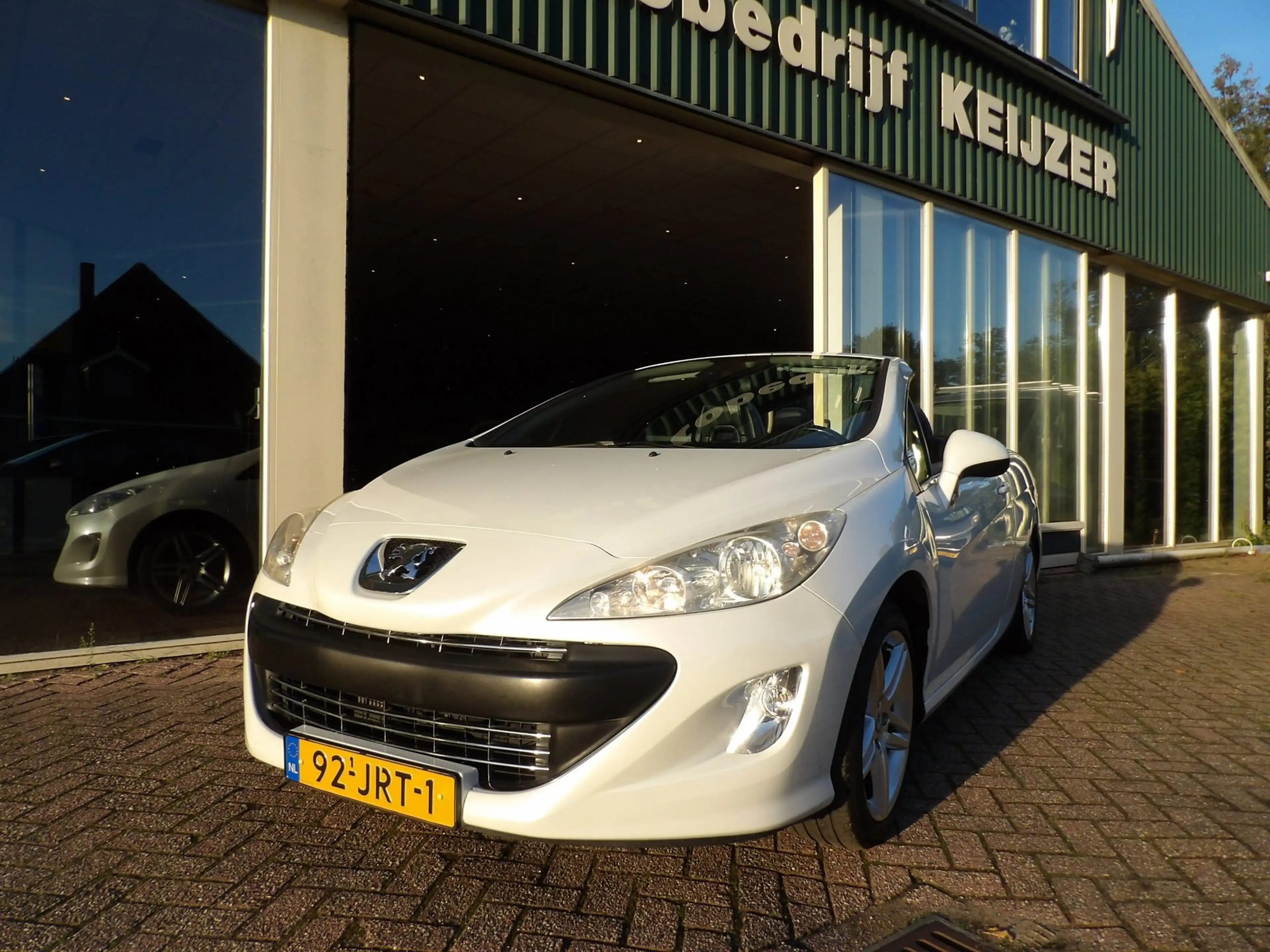 Peugeot 308 CC 1.6 THP Premiere LEER-CLIMA-NAVI — photo 6