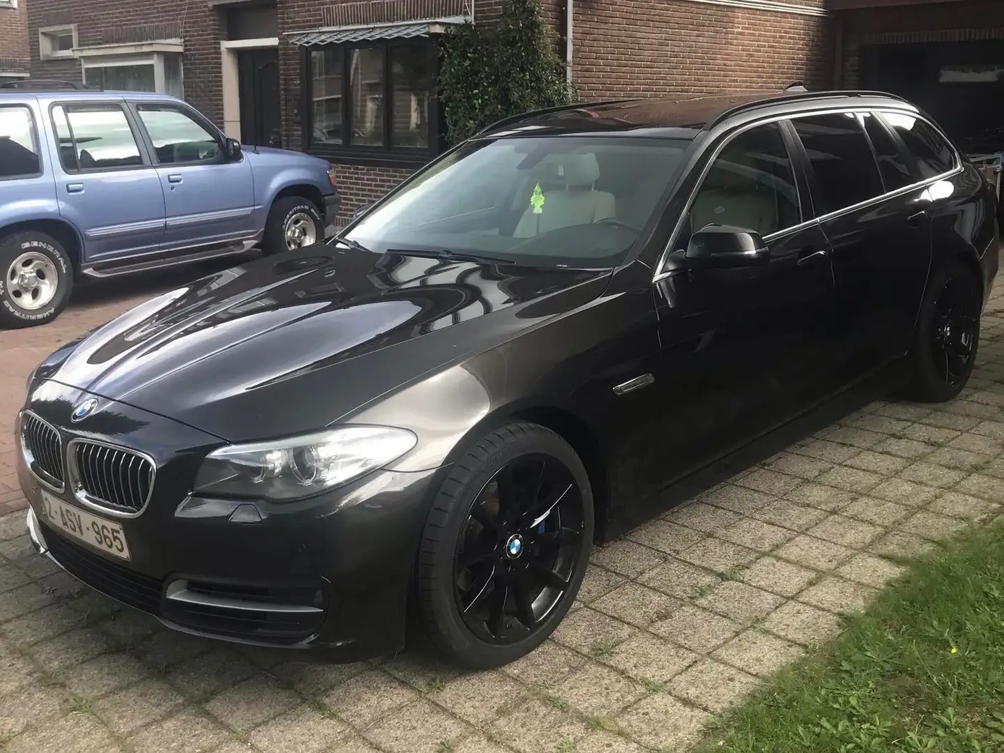 BMW 520 520d Touring Special Edition Коричневый - 1