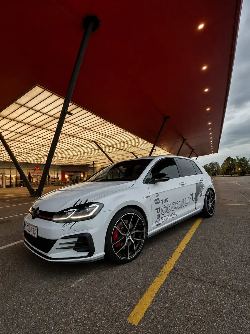 Volkswagen Golf GTI (BlueMotion Technology) DSG Performance - 1