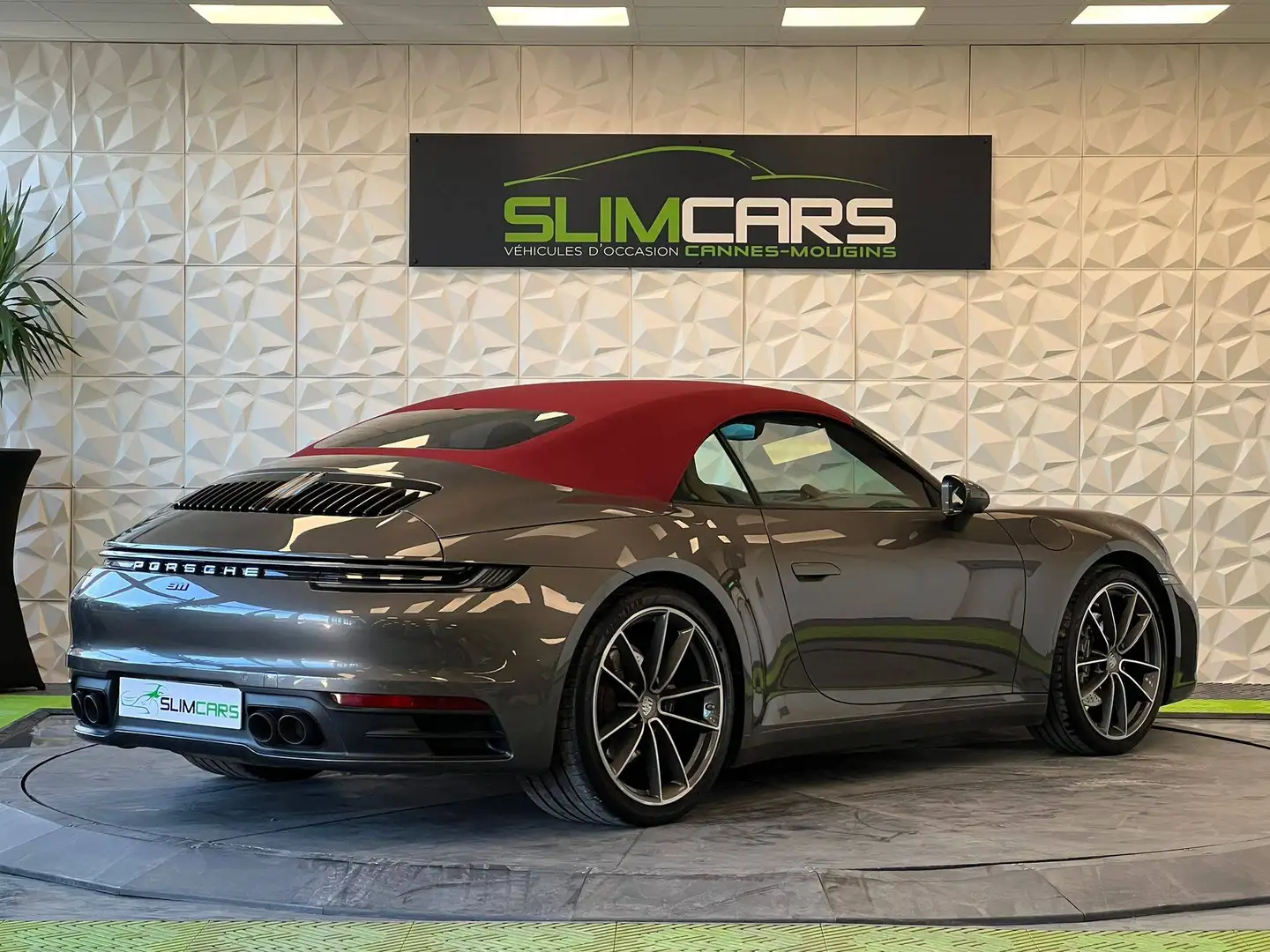 Porsche 911 VI (992) 3.0 385ch Grau - 2