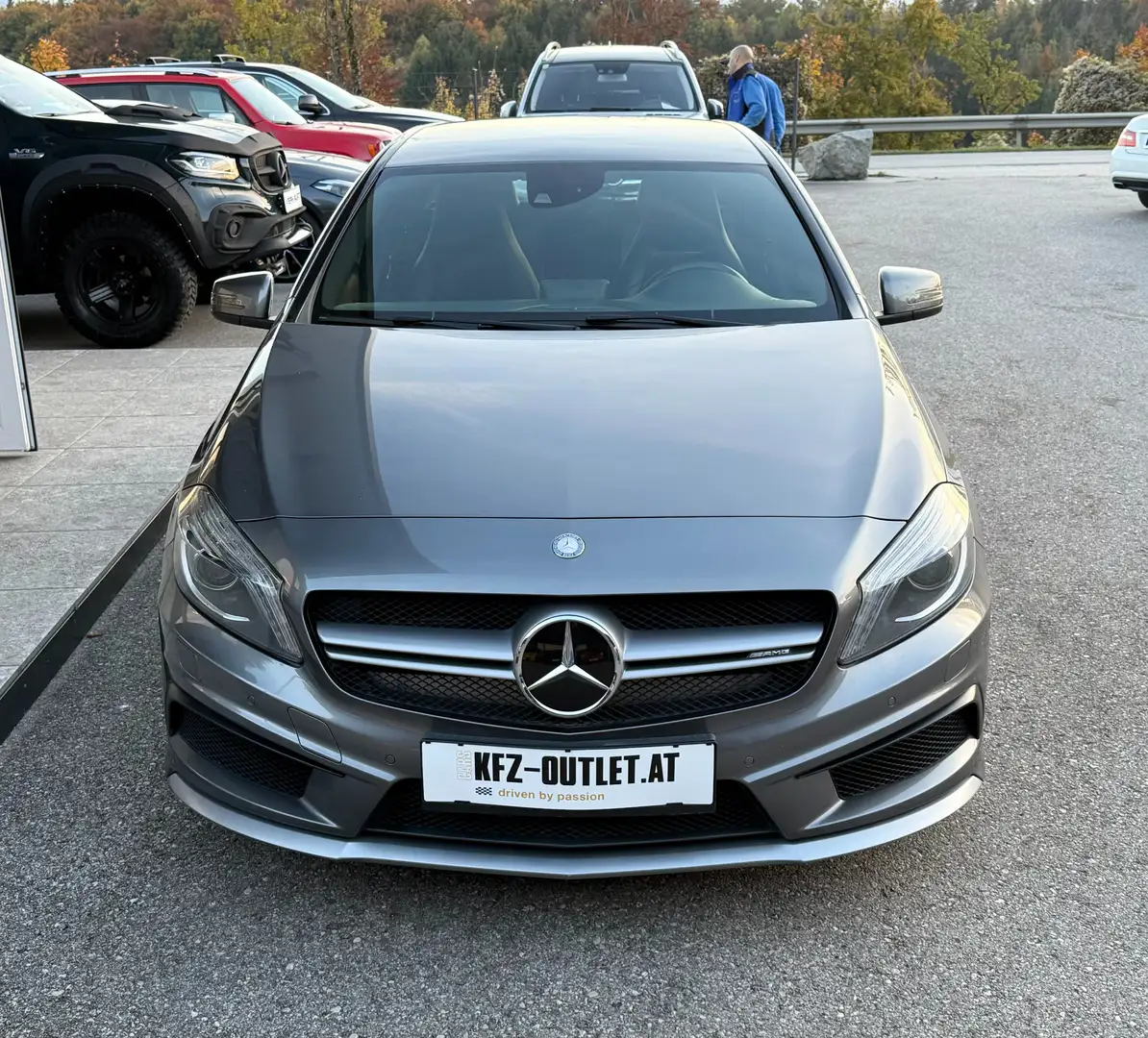 Mercedes-Benz A 45 AMG 4Matic Aut.*R-Kamera*Navi*SHZ*AMG Performance* Grau - 2