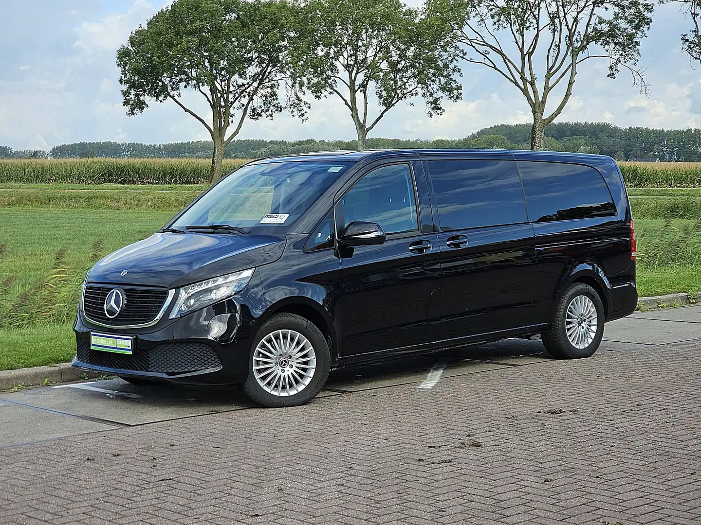 Mercedes-Benz EQV 300 L3 XL 8-Pers Mbux Noir - 2