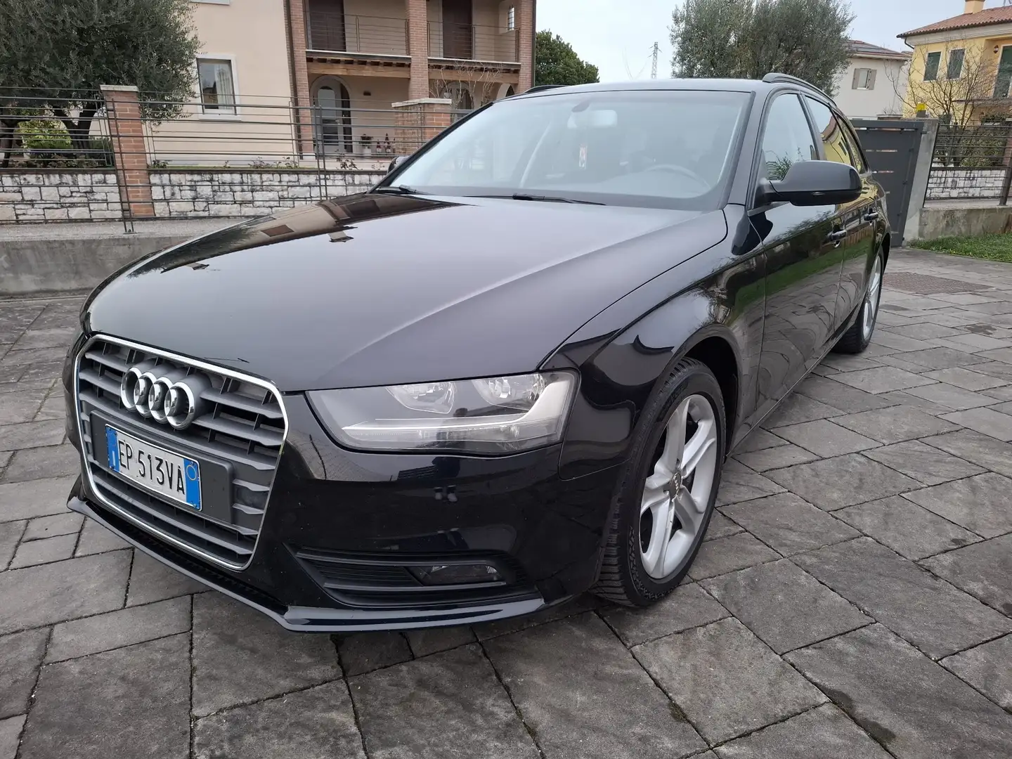 Audi A4 Avant 2.0 tdi Ambiente 143cv - 2