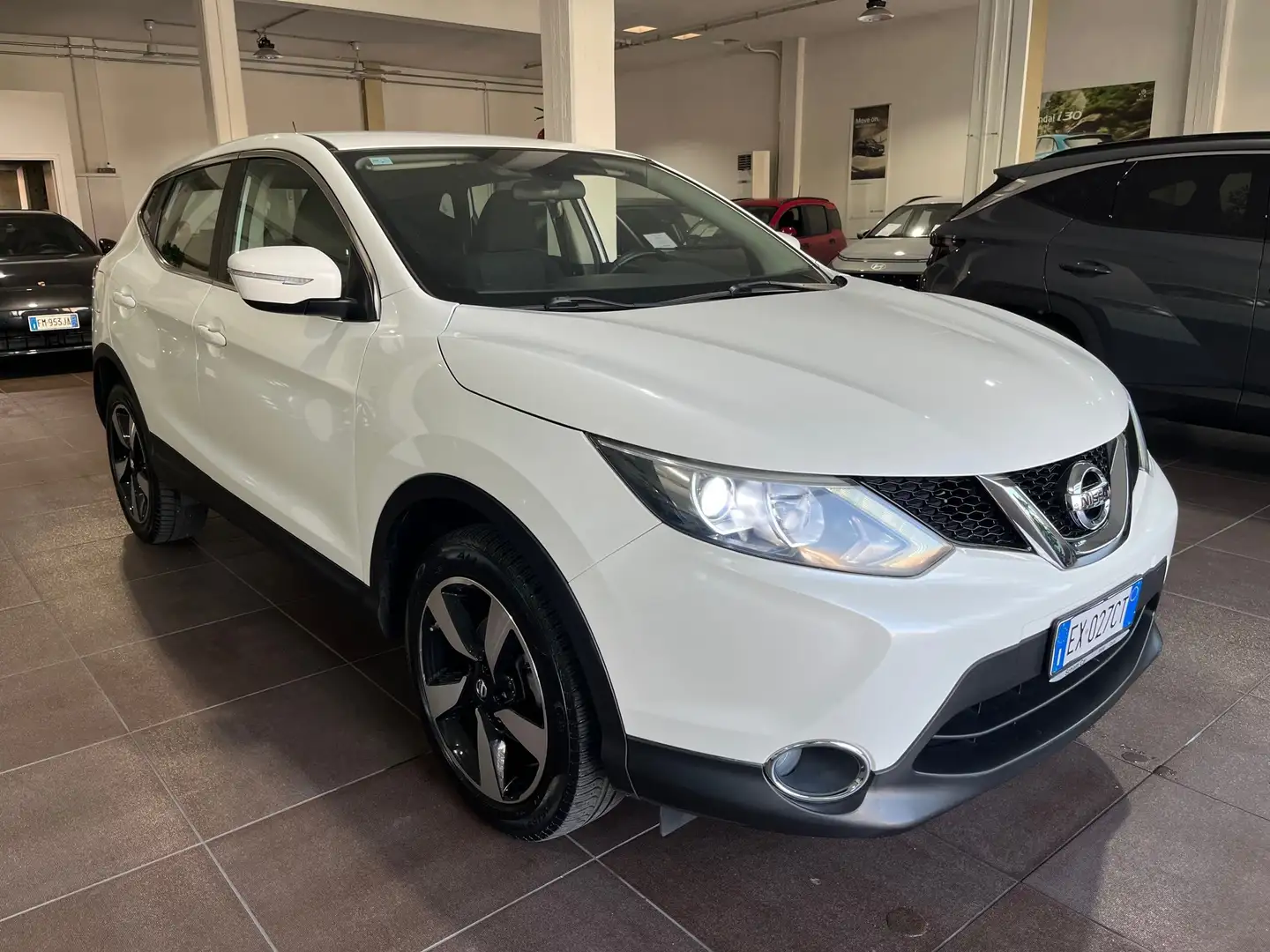 Nissan Qashqai Qashqai 1.5 dci Tekna 110cv BIANCO PERLA Bianco - 1