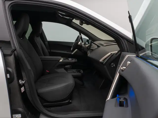 BMW Ix view 23