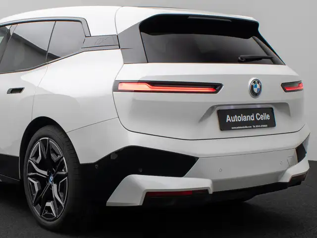BMW Ix view 14