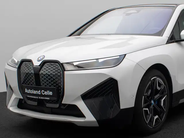 BMW Ix view 16