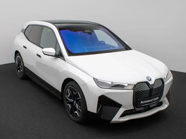 BMW Ix view 3
