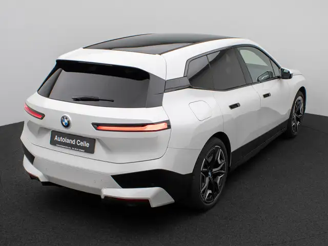 BMW Ix view 7