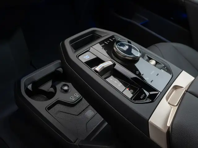 BMW Ix view 21