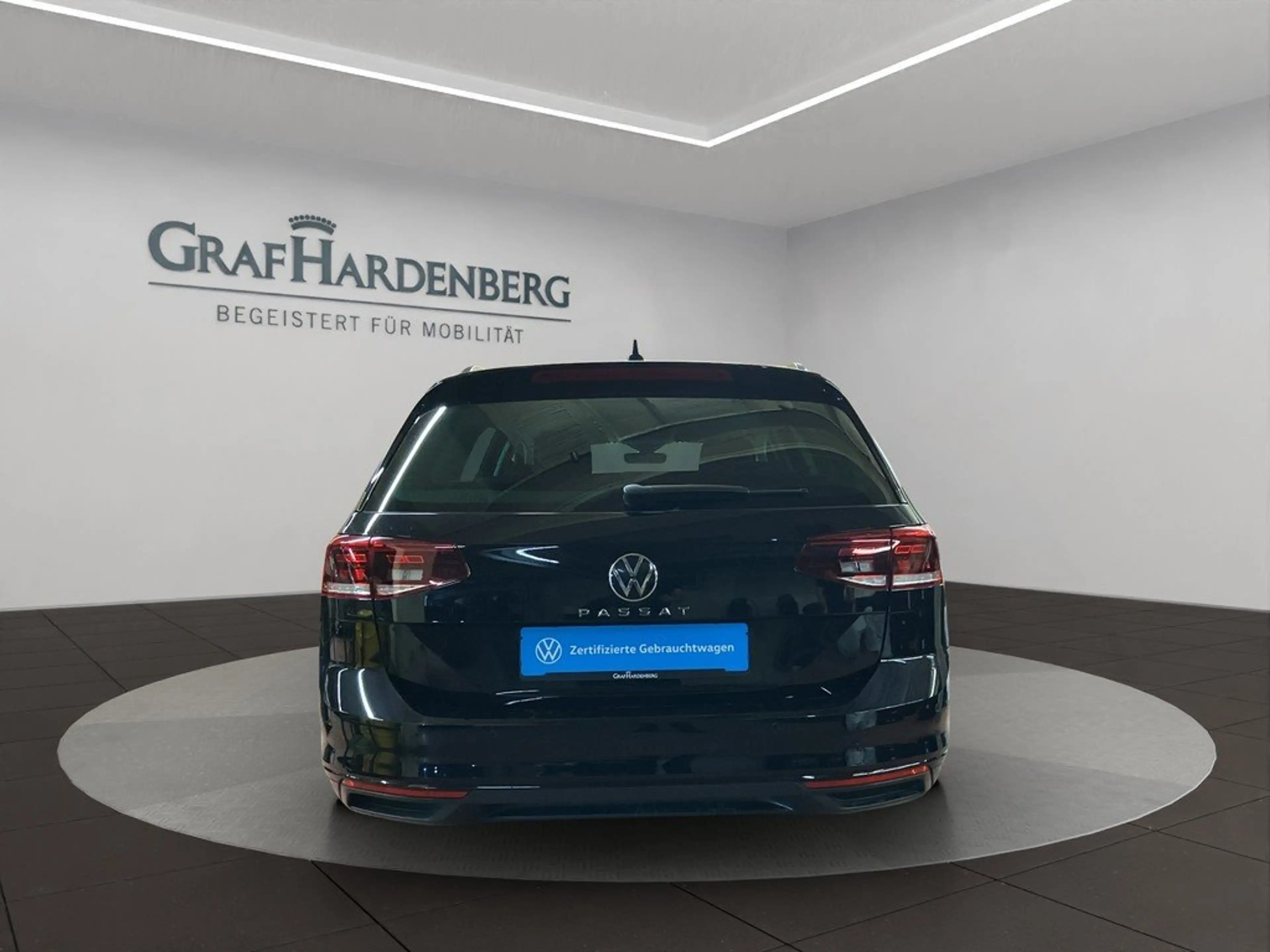 Volkswagen Passat Variant 2.0 TDI DSG Business ACC AHK — photo 3
