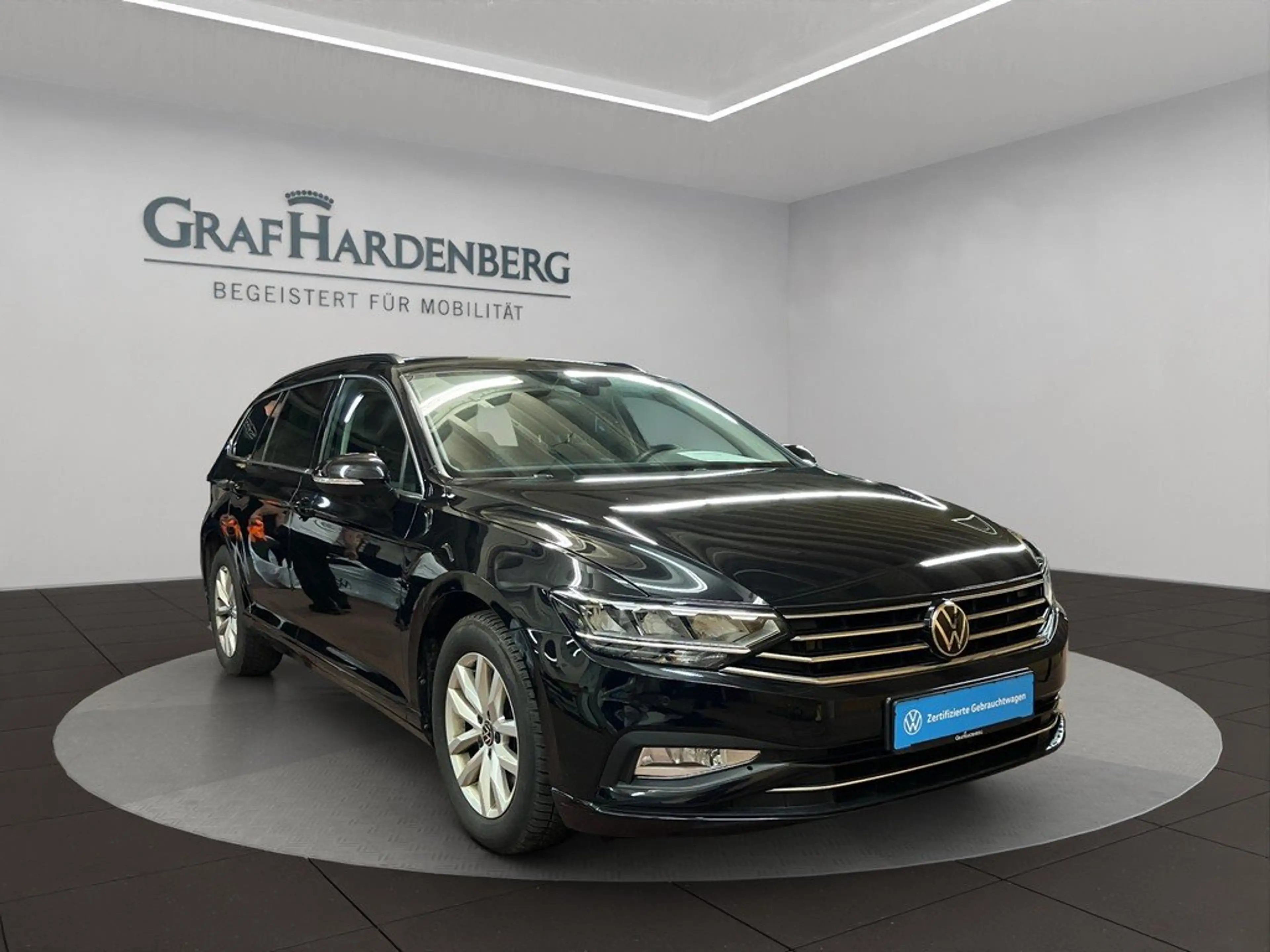 Volkswagen Passat Variant 2.0 TDI DSG Business ACC AHK — photo 5