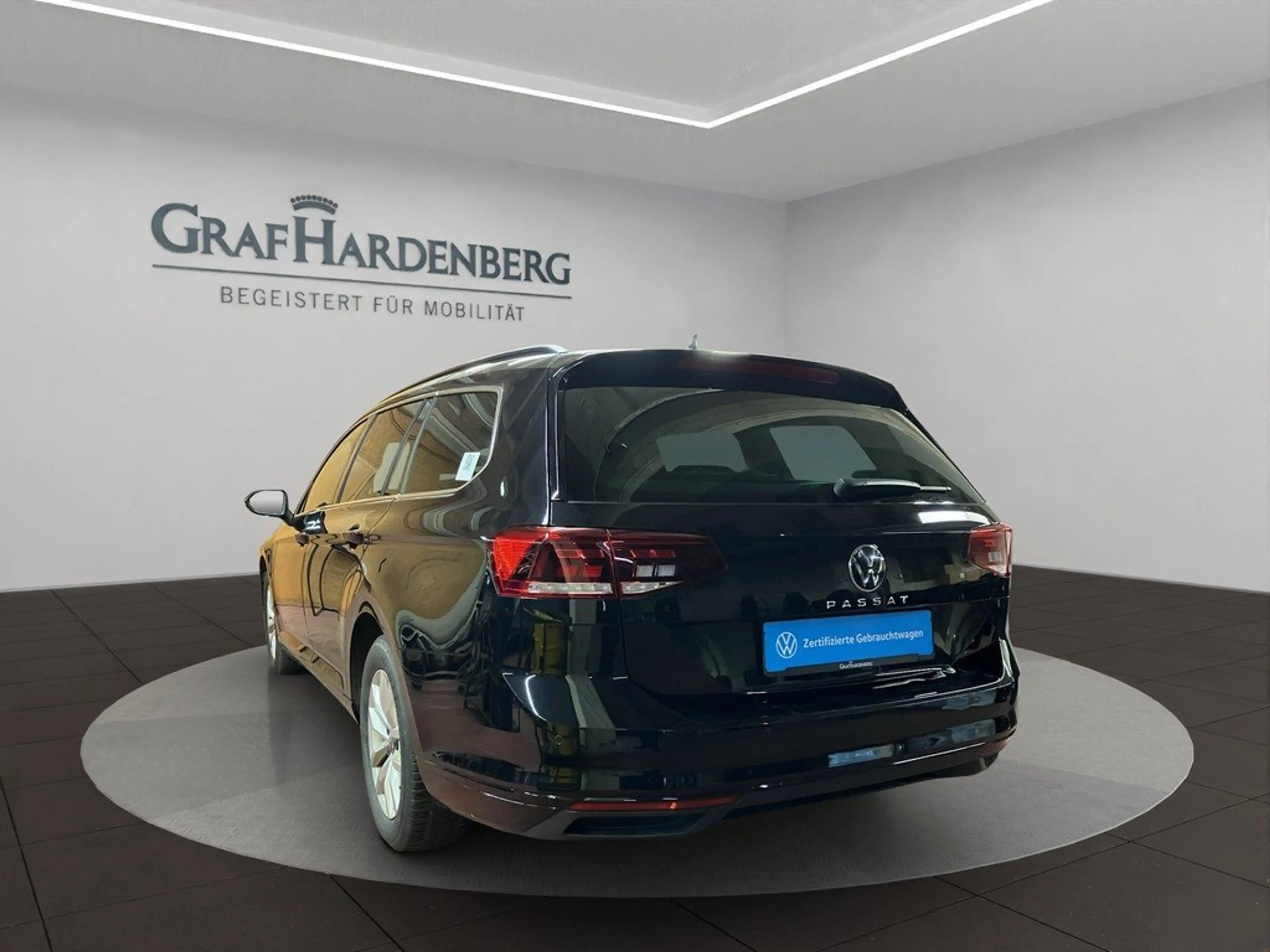 Volkswagen Passat Variant 2.0 TDI DSG Business ACC AHK — photo 2
