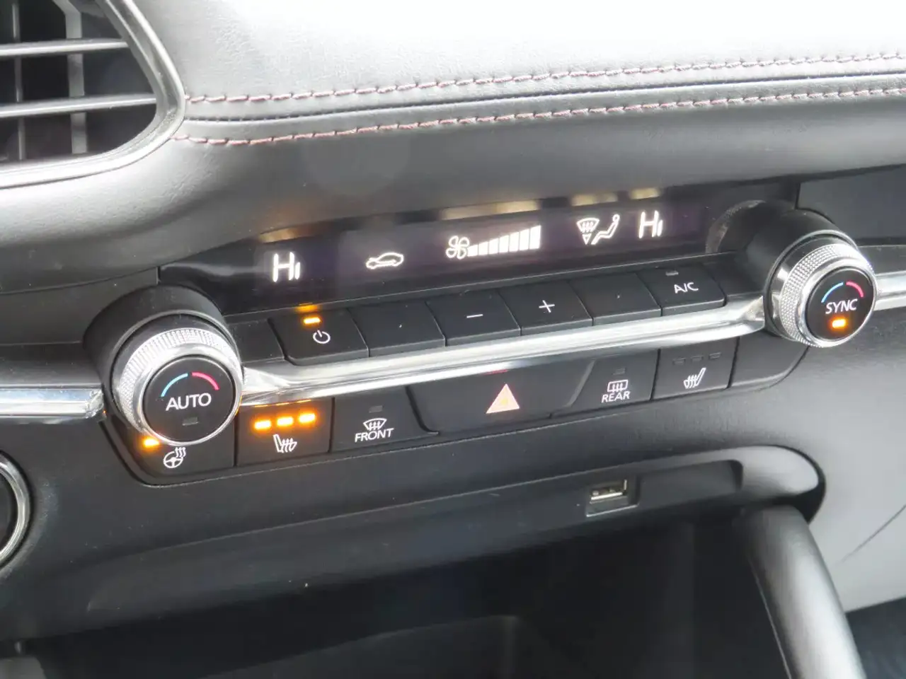 Mazda 3 снимка Mazda 3