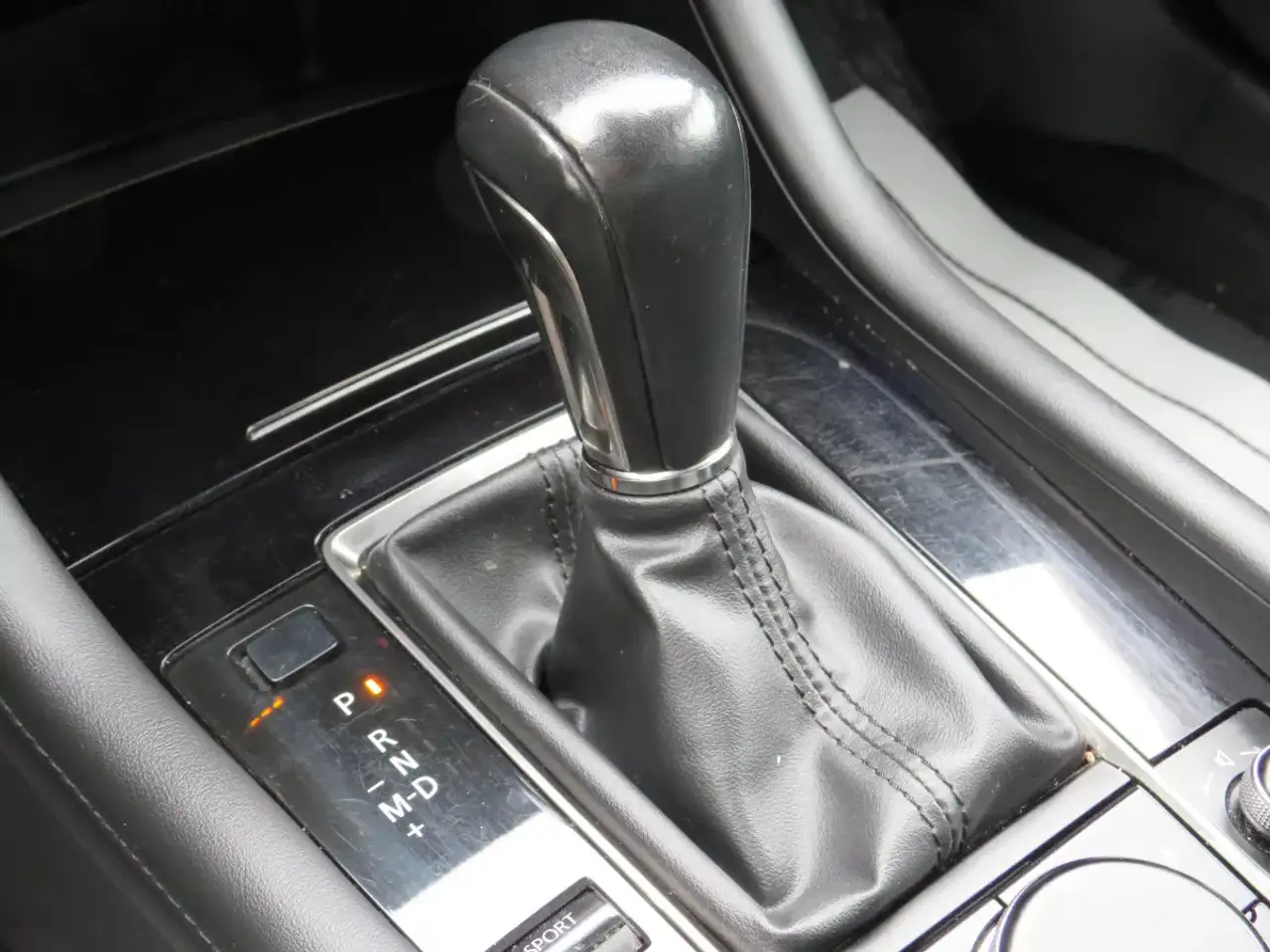 Mazda 3 снимка Mazda 3
