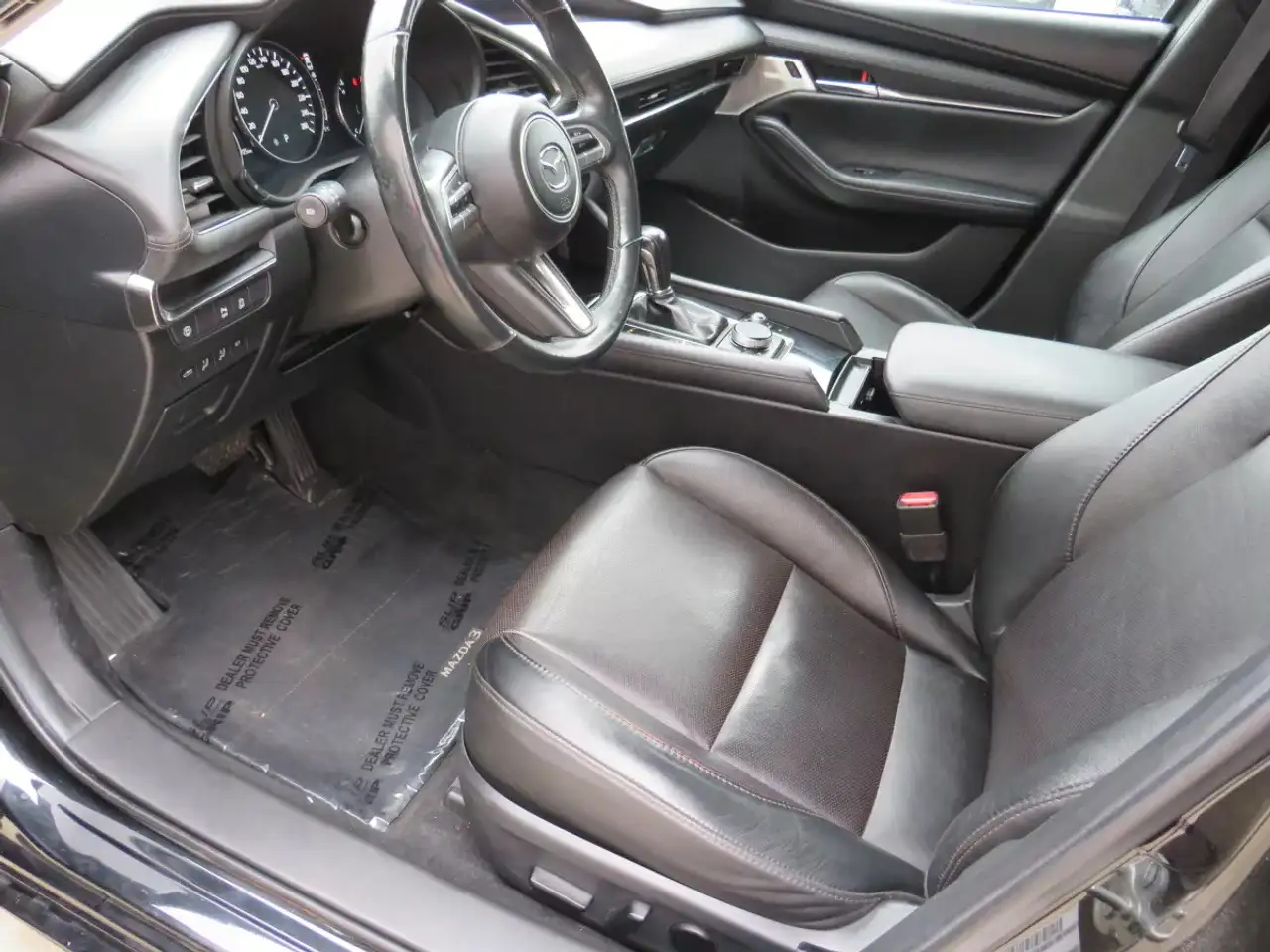 Mazda 3 снимка Mazda 3