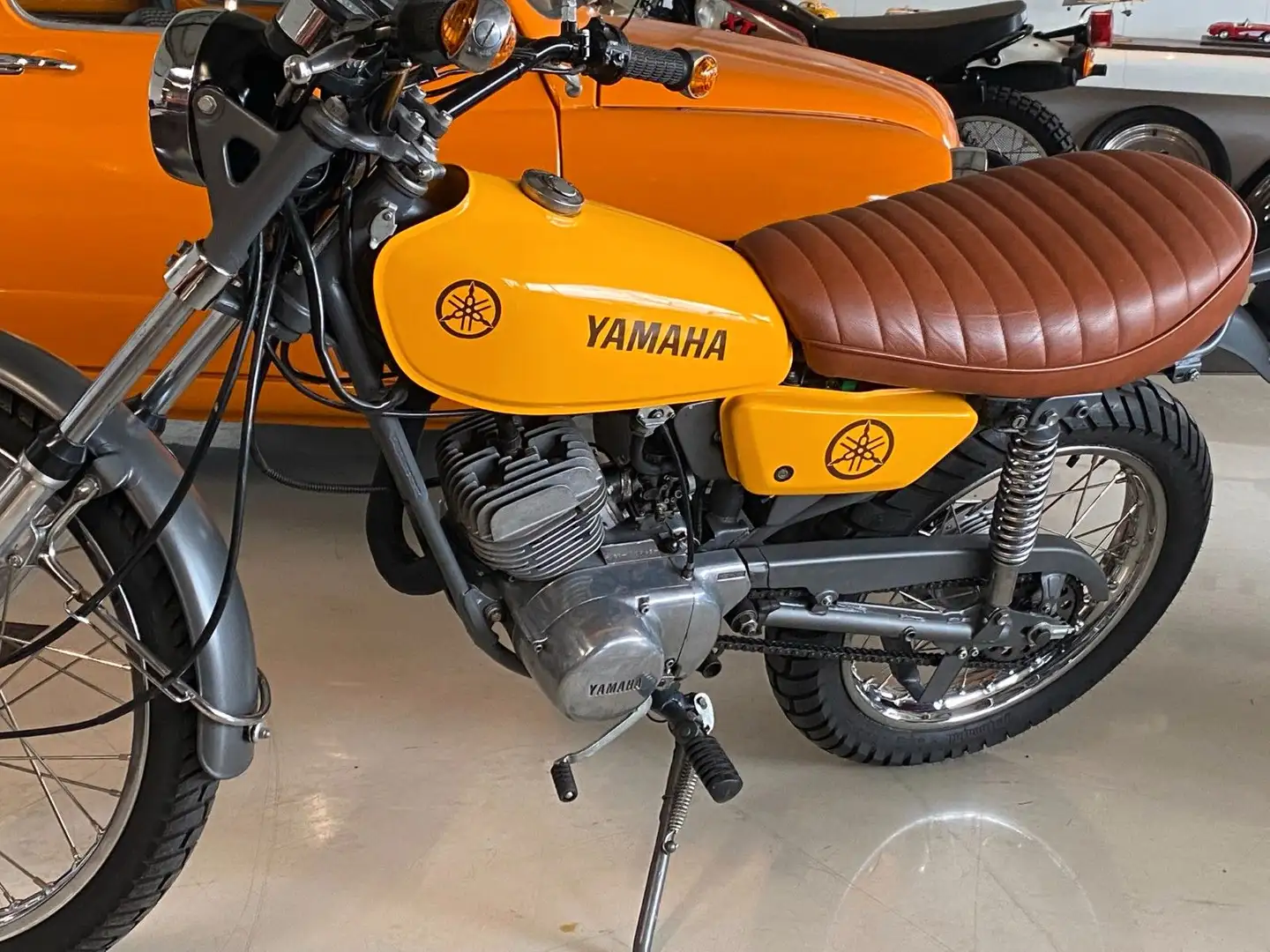 Yamaha DT 125 e Yellow - 1