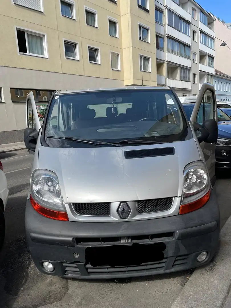 Renault Trafic 8 Sitzer 1.9tdci Grau - 1