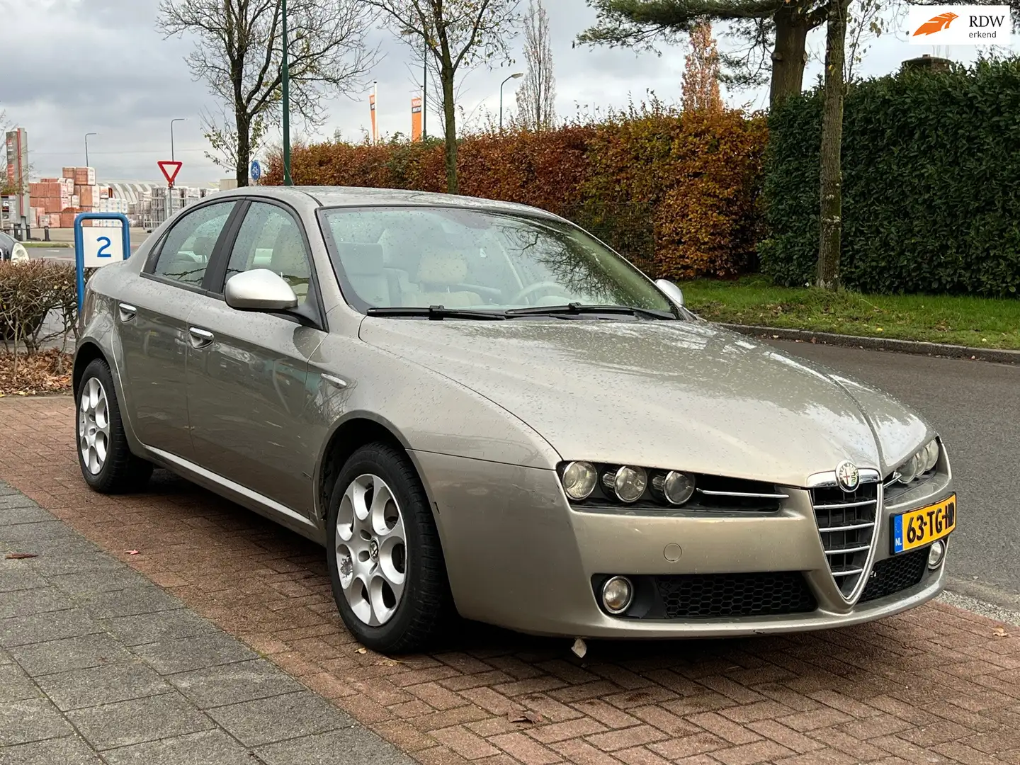 Alfa Romeo 159 1.9 JTS Distinctive | VEEL RUIMTE Gris - 1