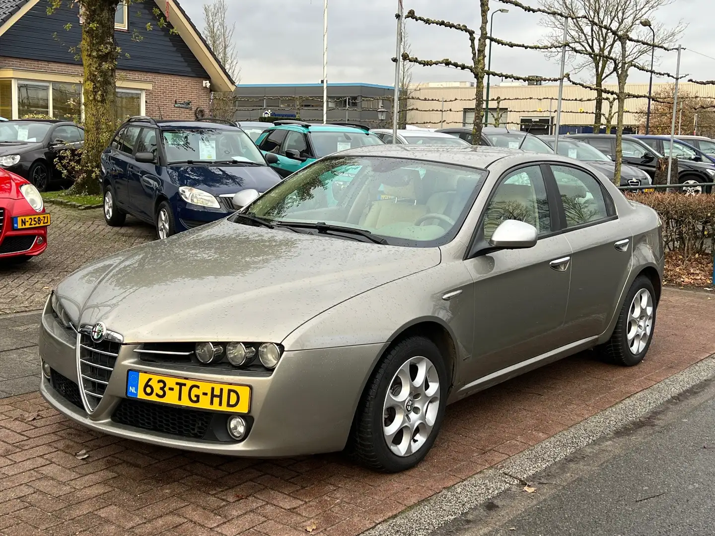 Alfa Romeo 159 1.9 JTS Distinctive | VEEL RUIMTE Gris - 2