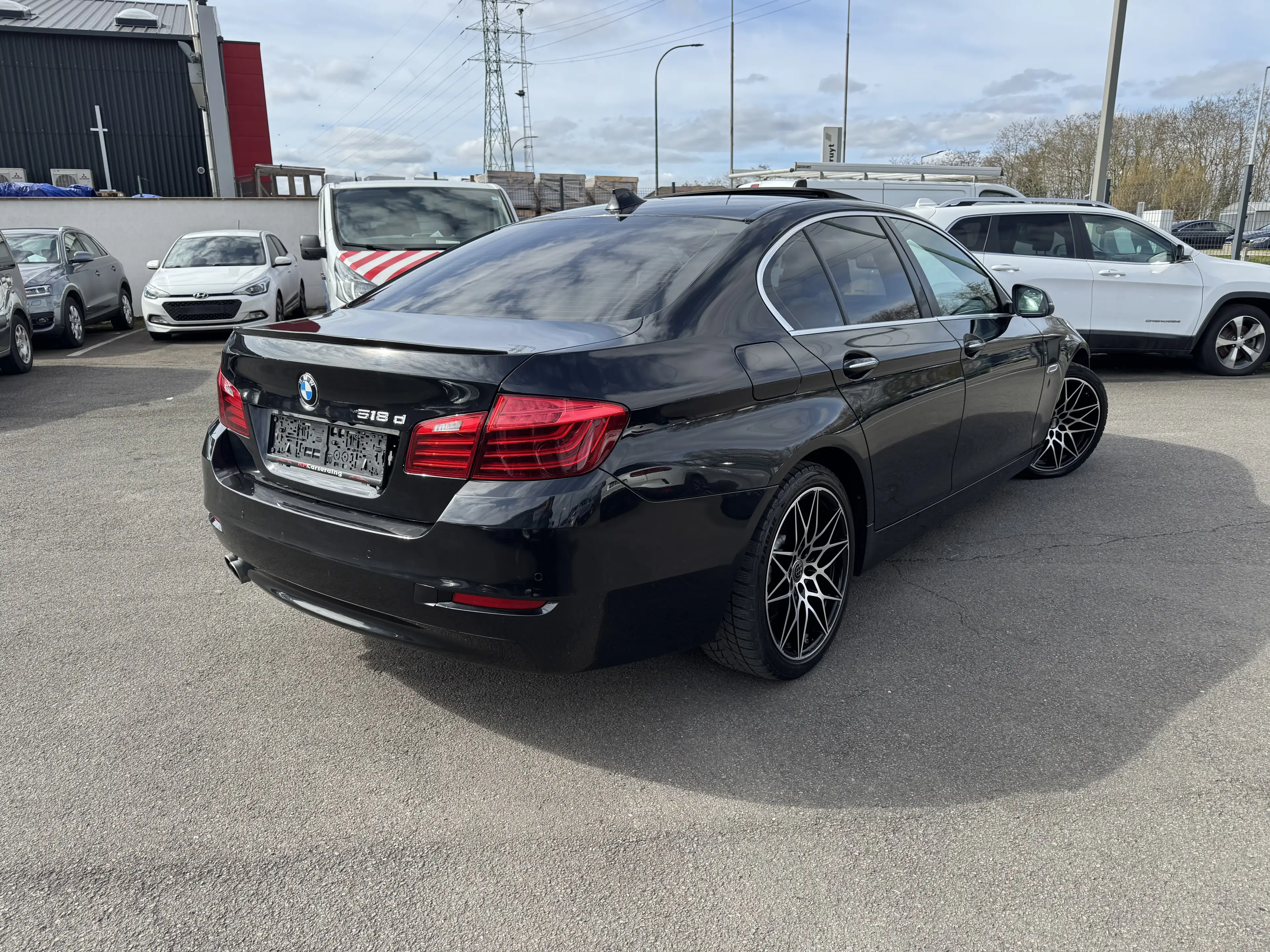 BMW 518 NAVIGATION // CUIR// TOIT OUVRANT / JANTES /CAMERA — photo 6
