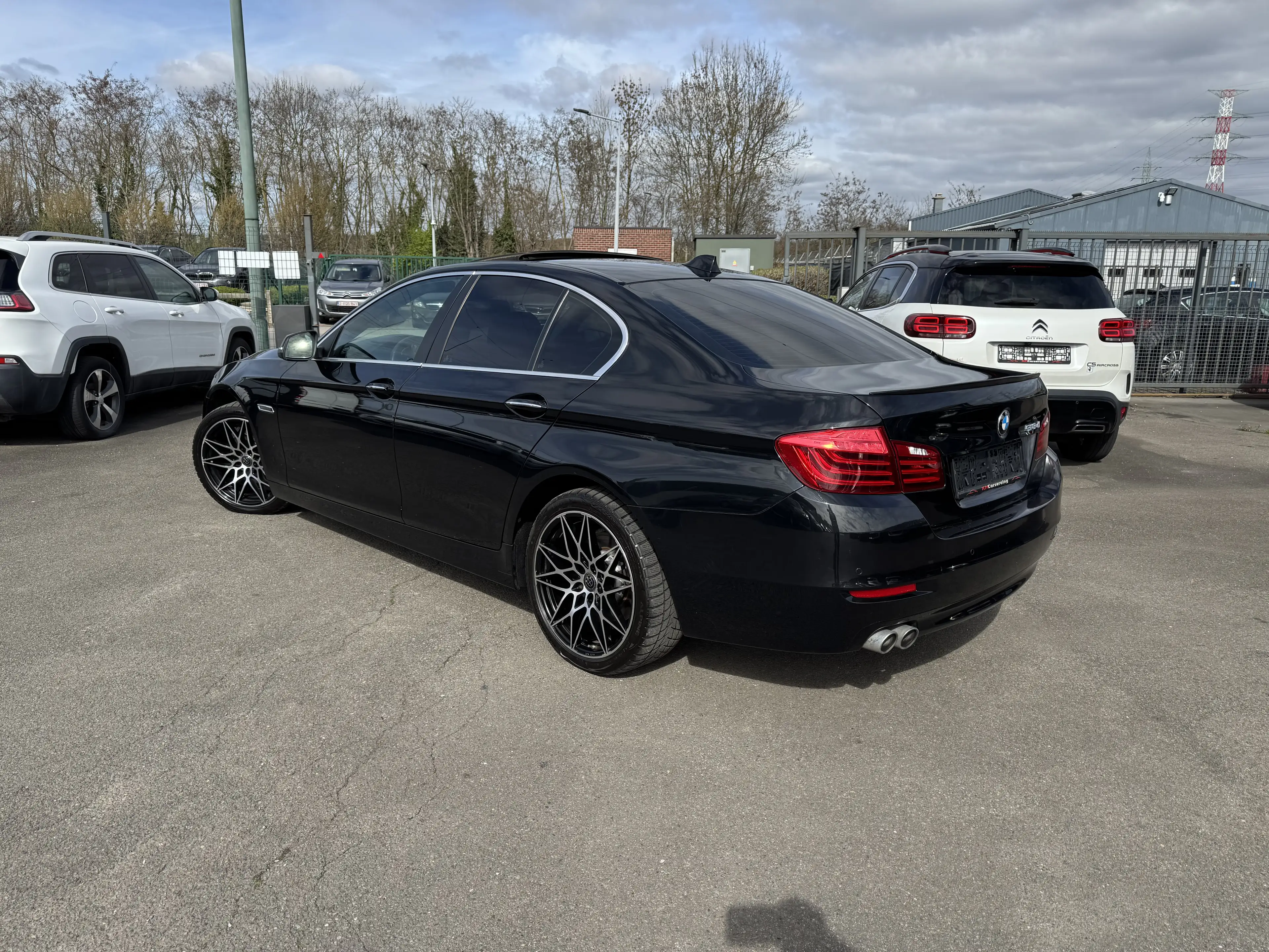 BMW 518 NAVIGATION // CUIR// TOIT OUVRANT / JANTES /CAMERA — photo 7