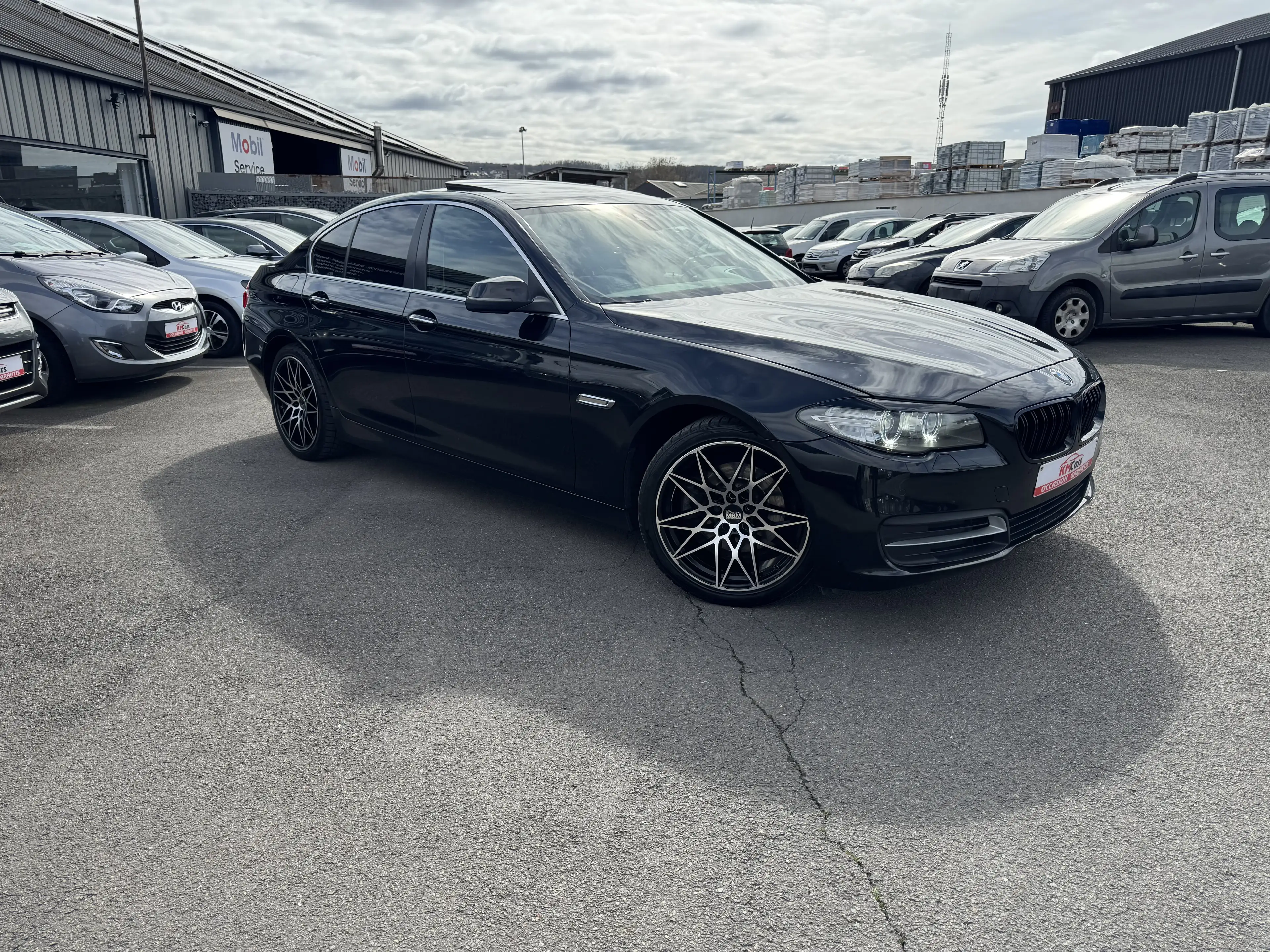 BMW 518 NAVIGATION // CUIR// TOIT OUVRANT / JANTES /CAMERA — photo 4