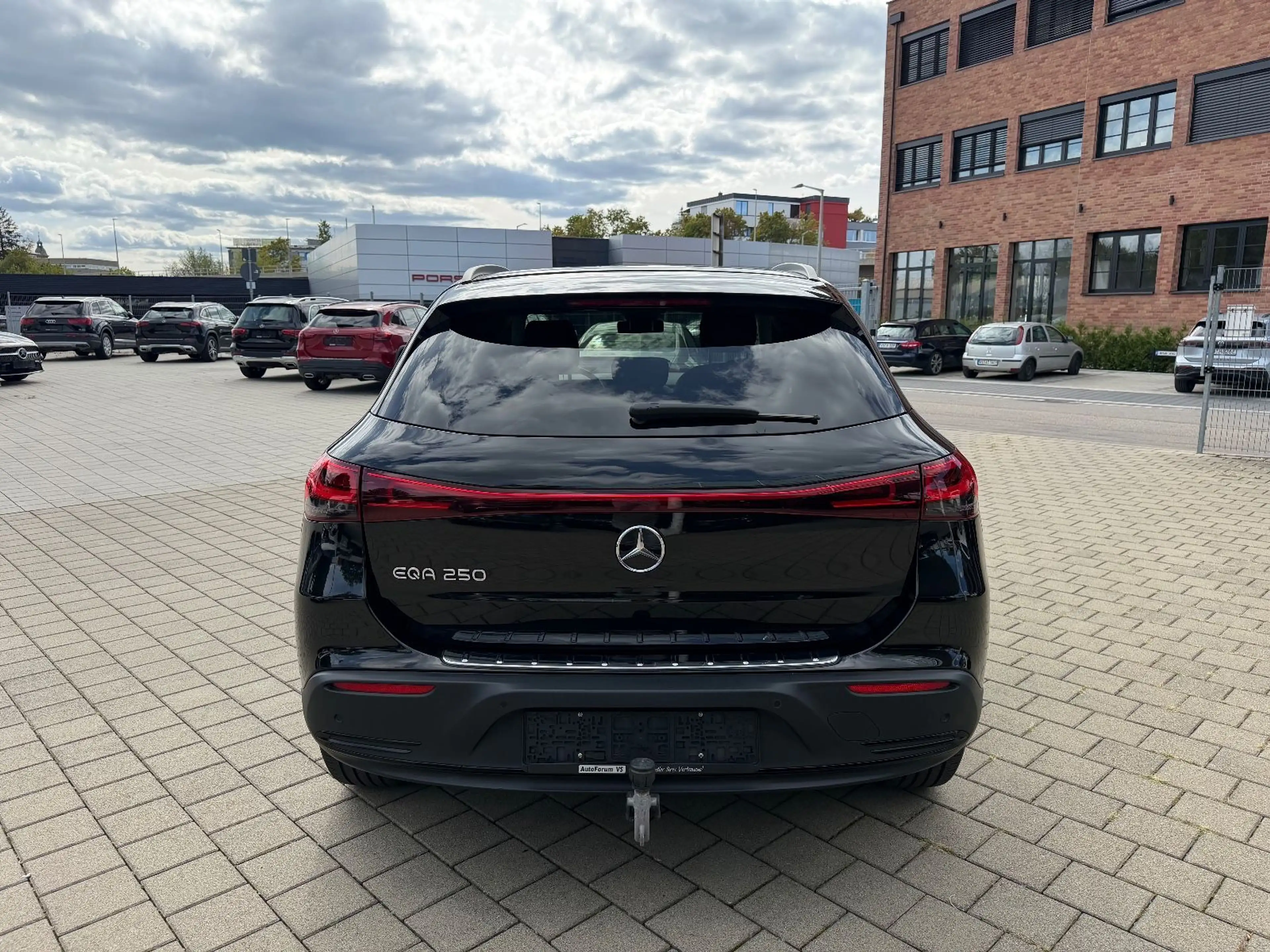 Mercedes-Benz EQA 250 MBUX*Night*Navi*AHK*Rcam*Ambi — photo 6
