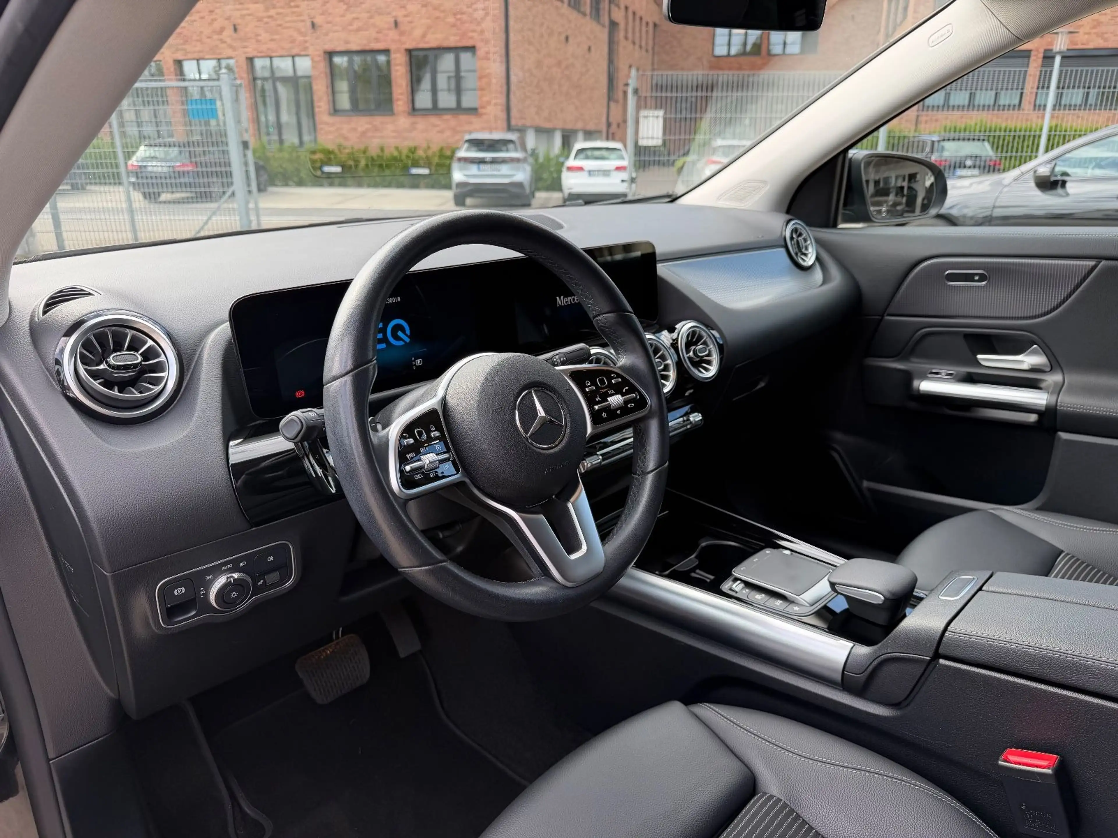 Mercedes-Benz EQA 250 MBUX*Night*Navi*AHK*Rcam*Ambi — photo 11