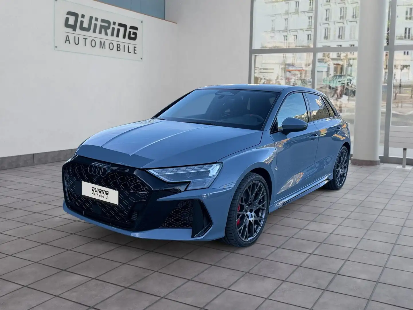 Audi RS3 SB/gr-sw/Dynamik/Keramik/Designrot/19 Grau - 1