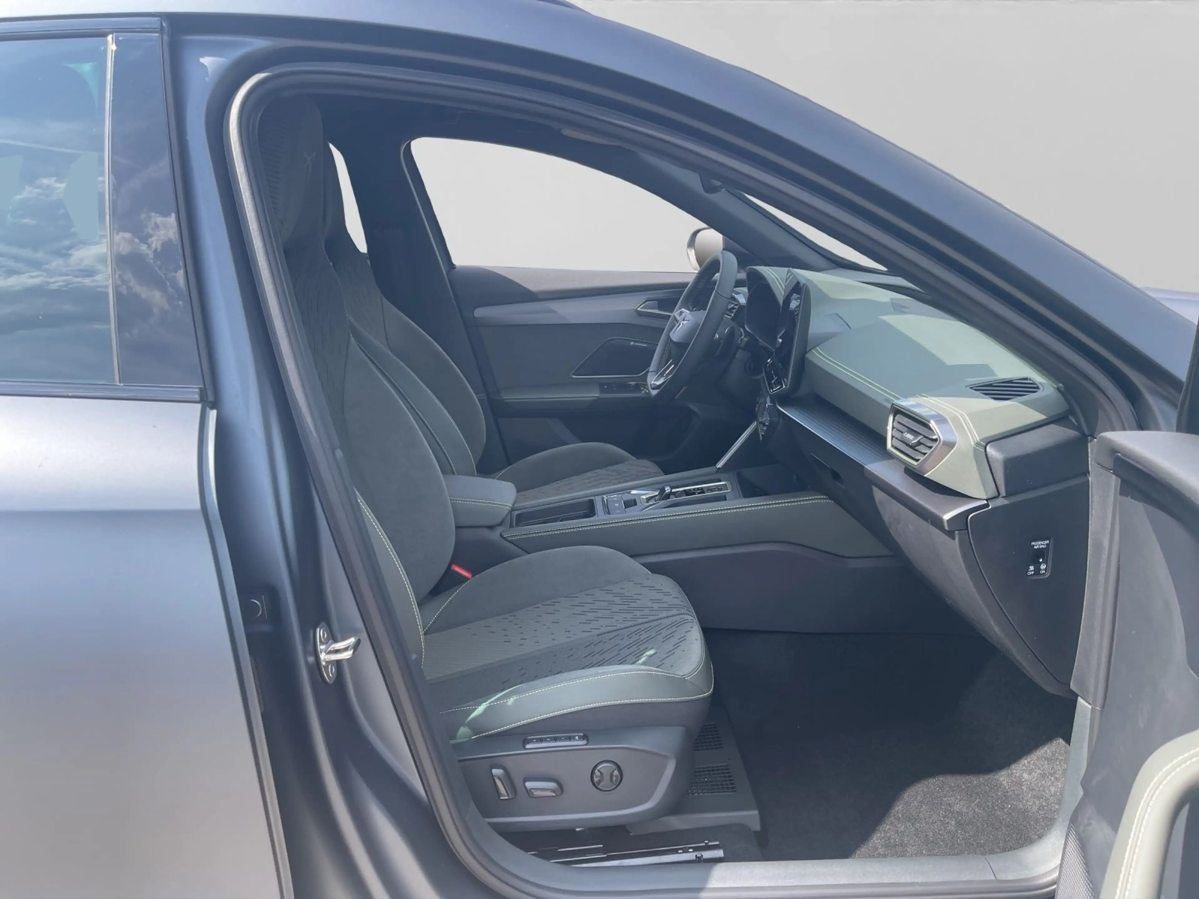 CUPRA Formentor 2.0 TSI DSG 4D TRIBE EDITION UPE64 MAT — photo 4