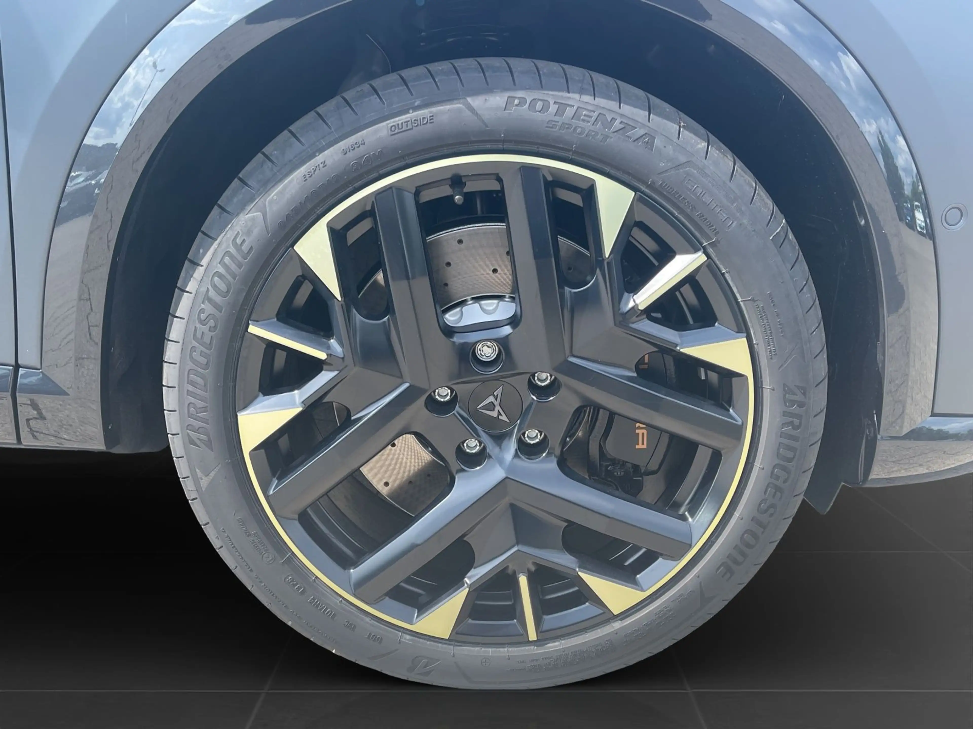 CUPRA Formentor 2.0 TSI DSG 4D TRIBE EDITION UPE64 MAT — photo 7