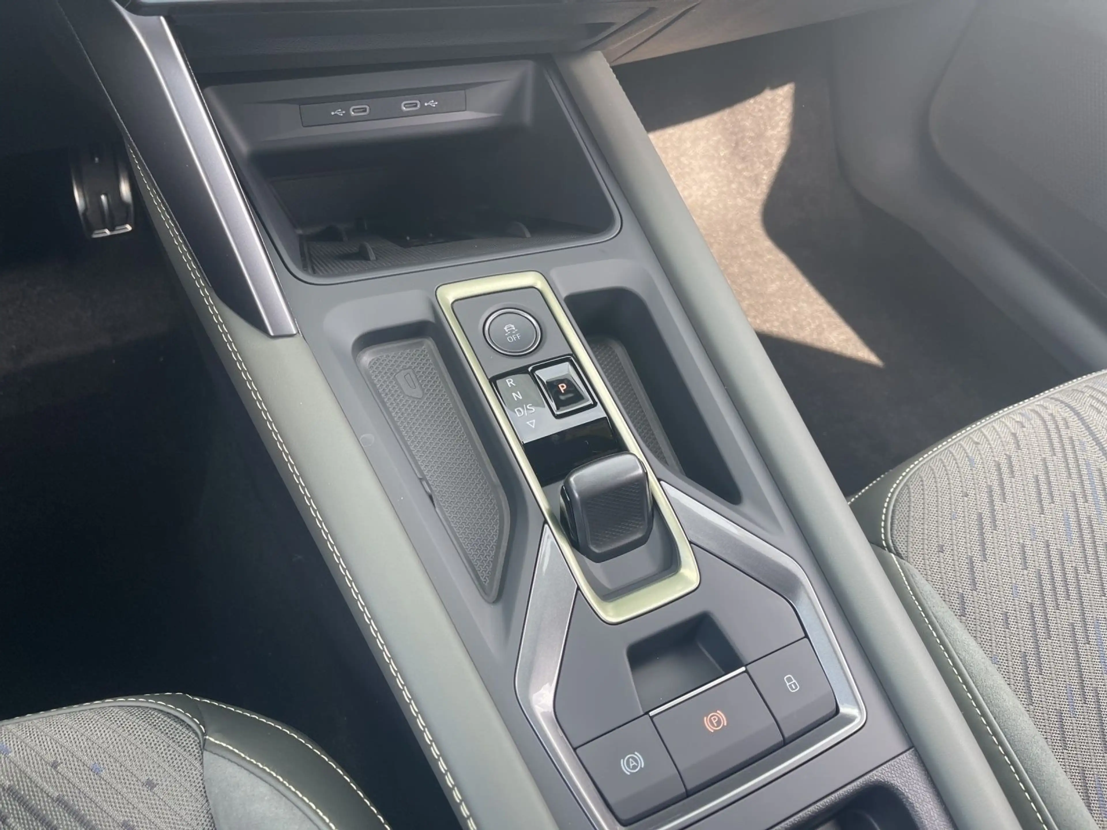 CUPRA Formentor 2.0 TSI DSG 4D TRIBE EDITION UPE64 MAT — photo 11