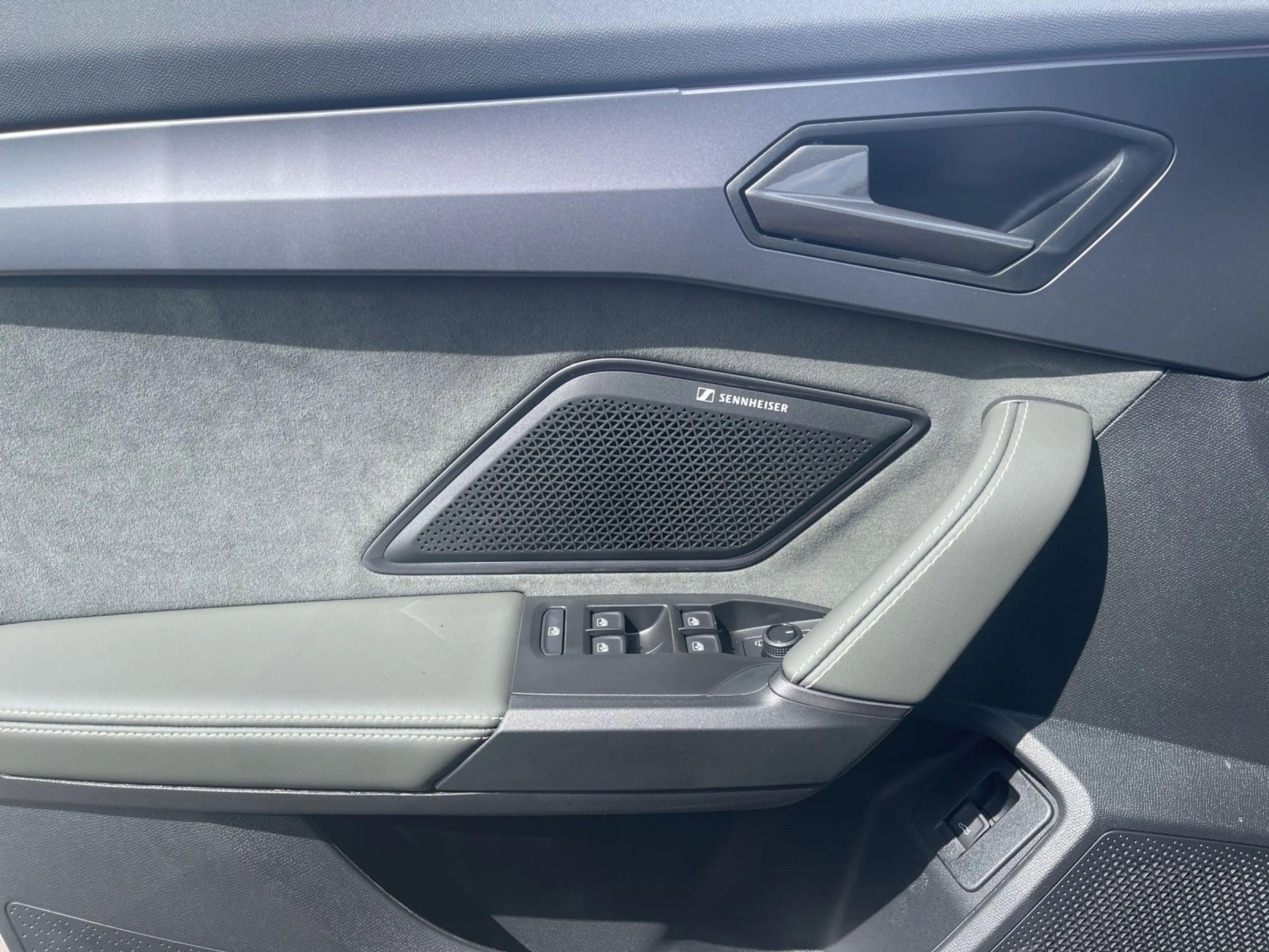 CUPRA Formentor 2.0 TSI DSG 4D TRIBE EDITION UPE64 MAT — photo 8