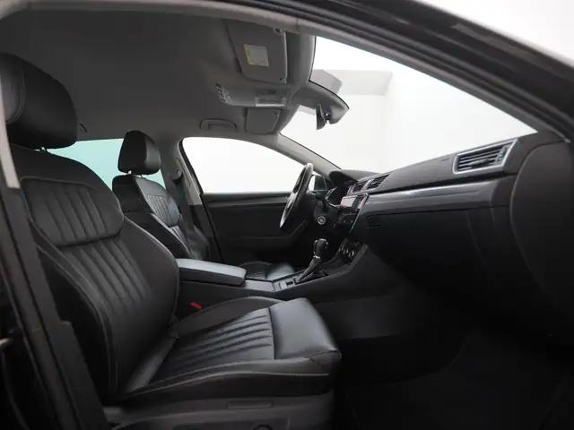 Skoda Superb view 3