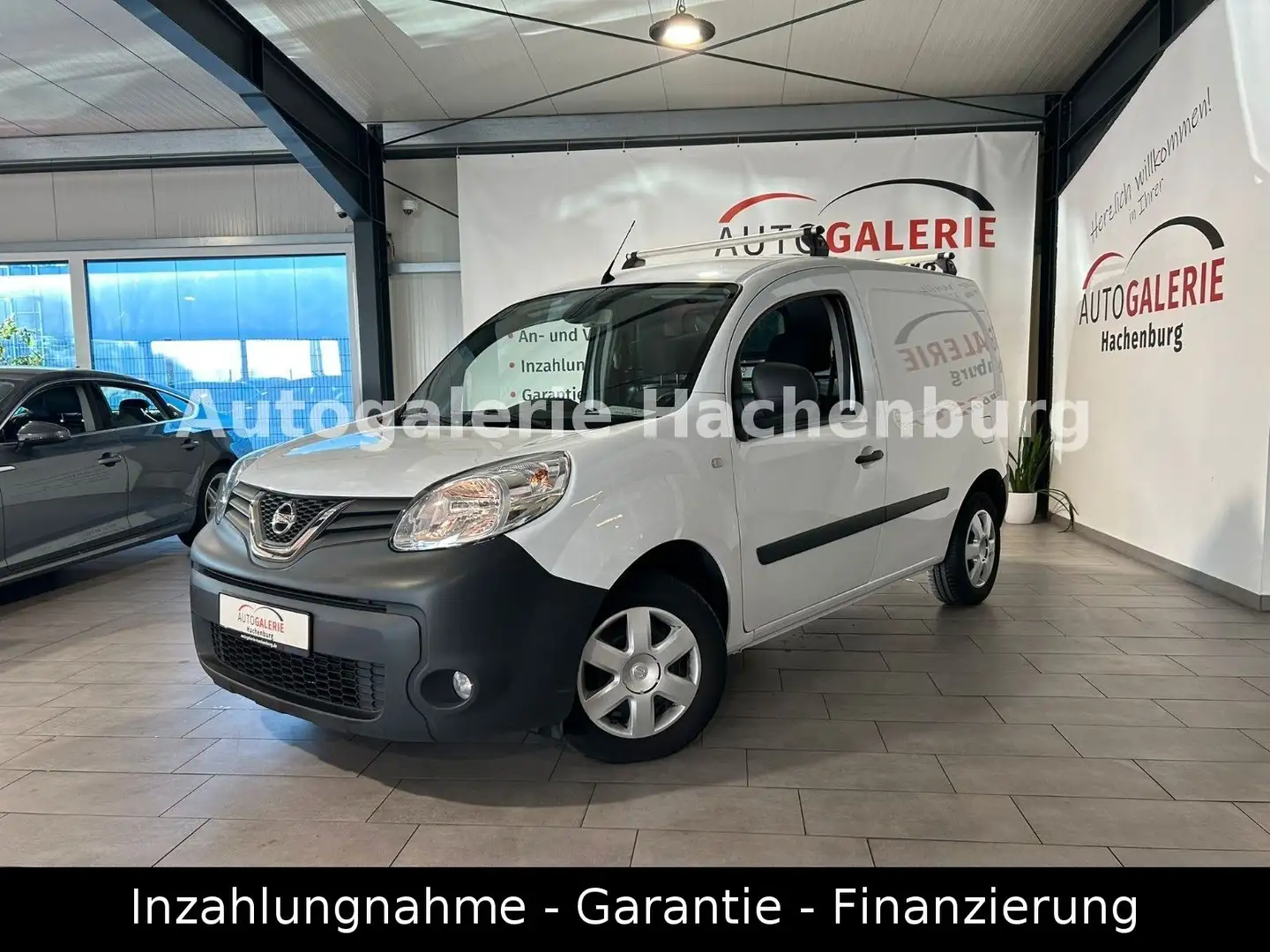 Nissan NV250 Kasten L1H1 Comfort/1.Hd/Navi/Cam/EURO 6 Weiß - 1