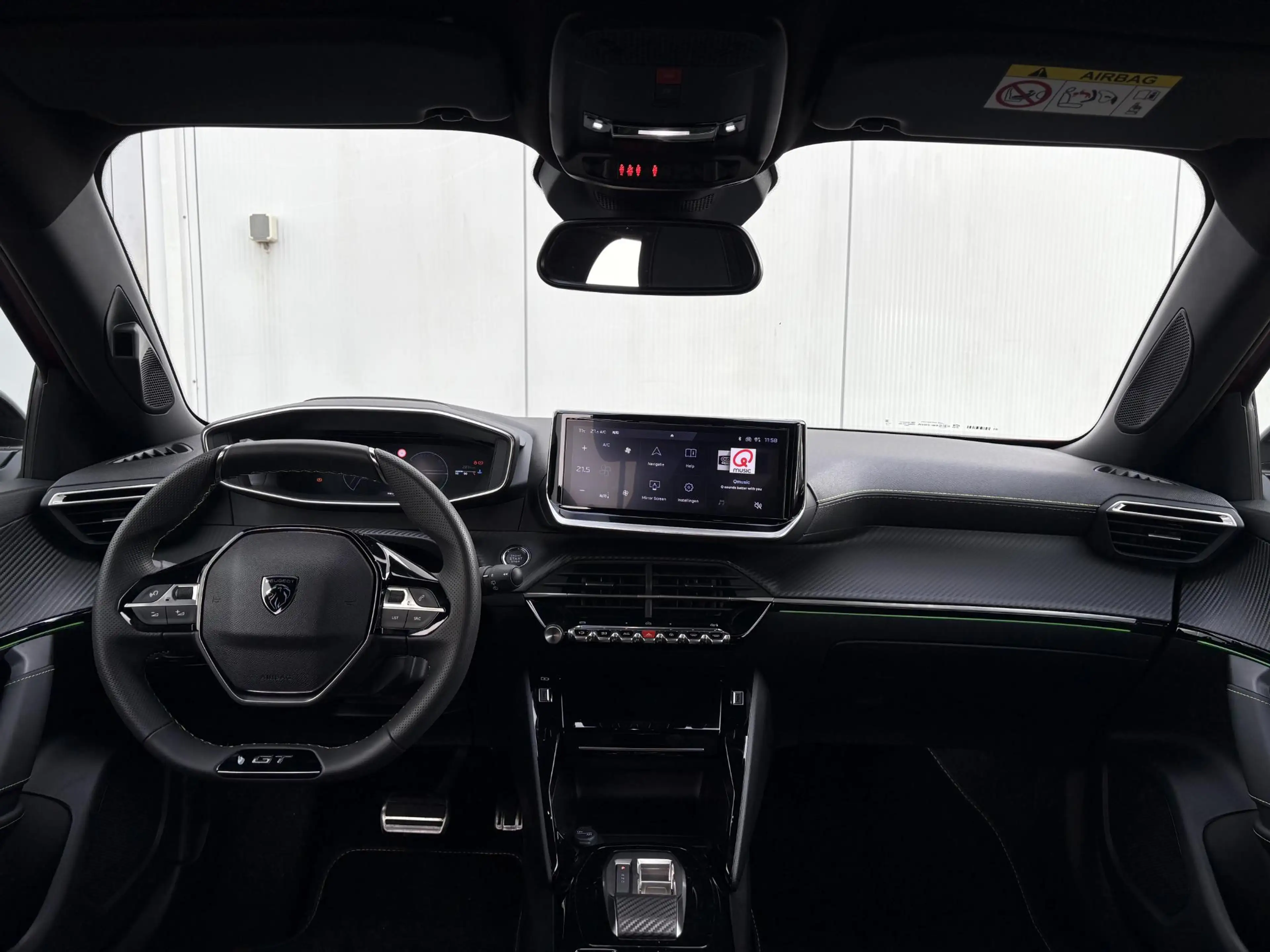 Peugeot 2008 1.2 Hybrid 145 GT | Navigatie | Voor- en Achteruit — photo 12